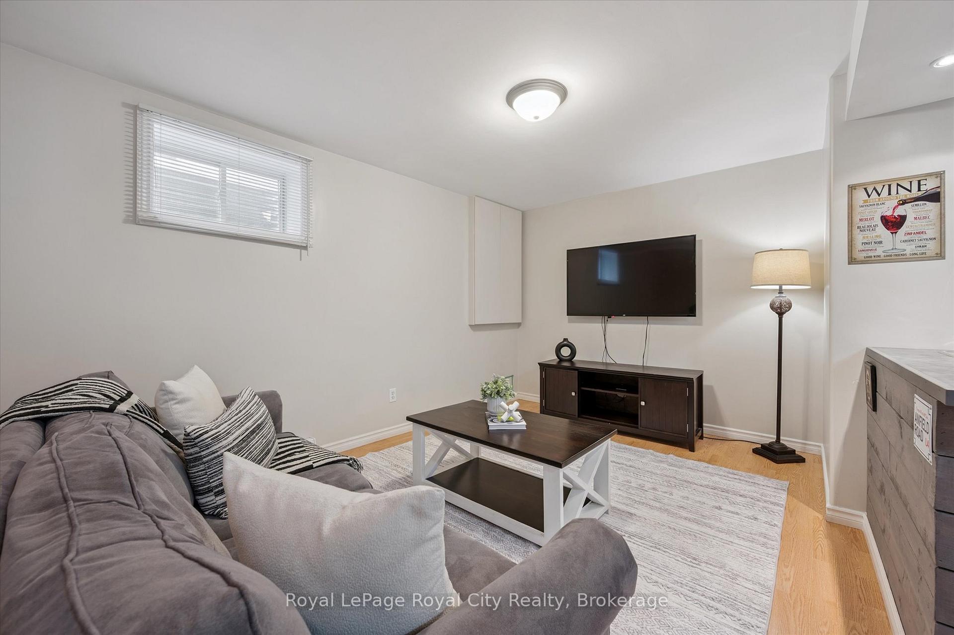 Photo 35 of 27 Oakridge Crescent, Guelph, Pineridge/Westminster Woods — HOMEH