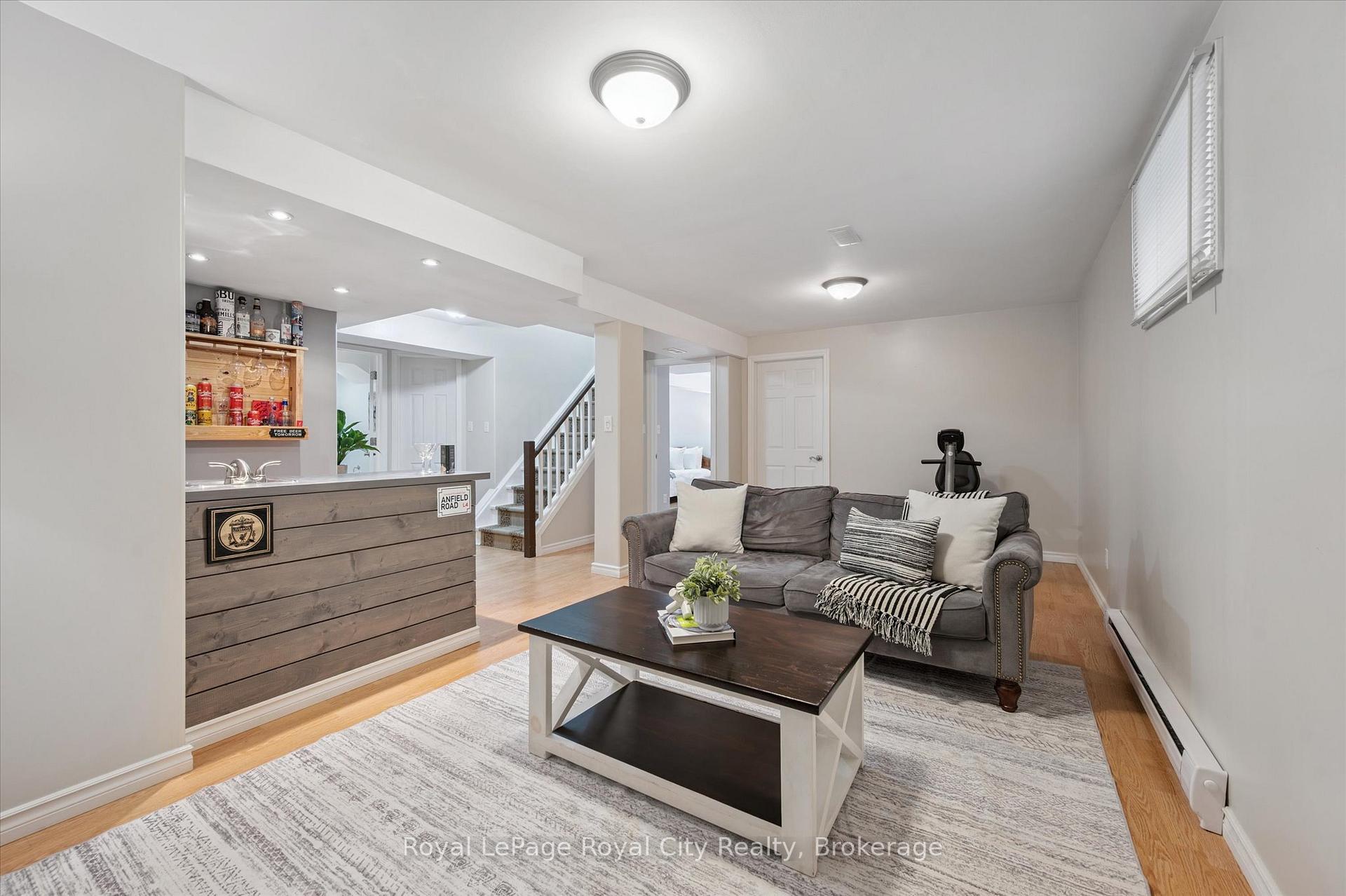 Photo 37 of 27 Oakridge Crescent, Guelph, Pineridge/Westminster Woods — HOMEH