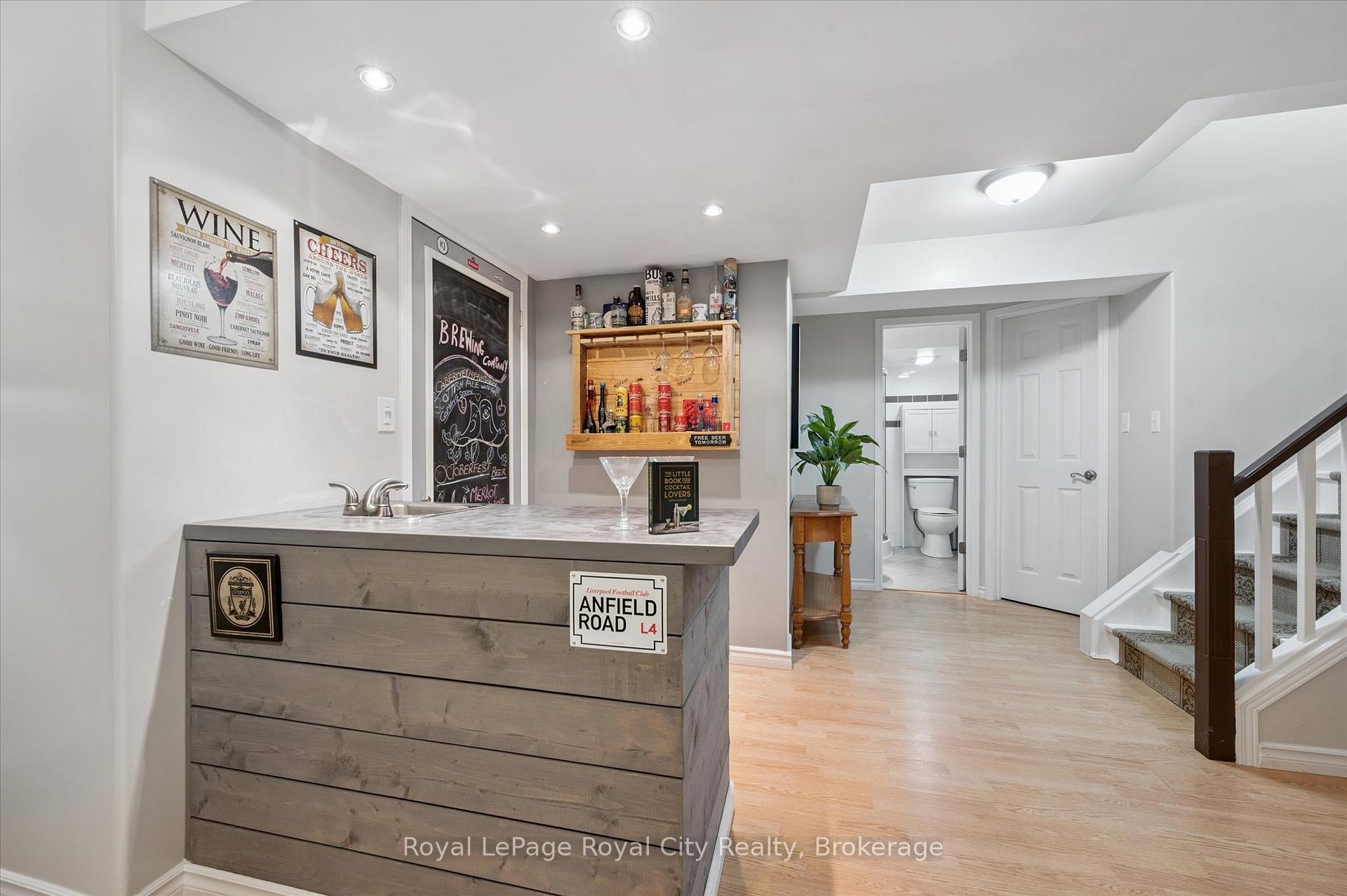 Photo 38 of 27 Oakridge Crescent, Guelph, Pineridge/Westminster Woods — HOMEH