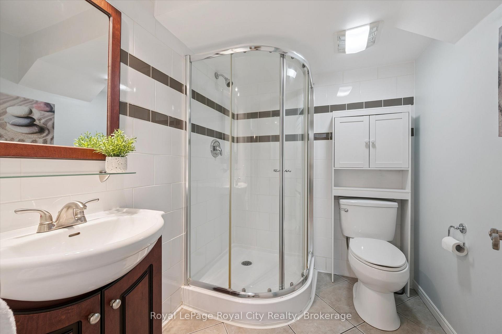 Photo 39 of 27 Oakridge Crescent, Guelph, Pineridge/Westminster Woods — HOMEH