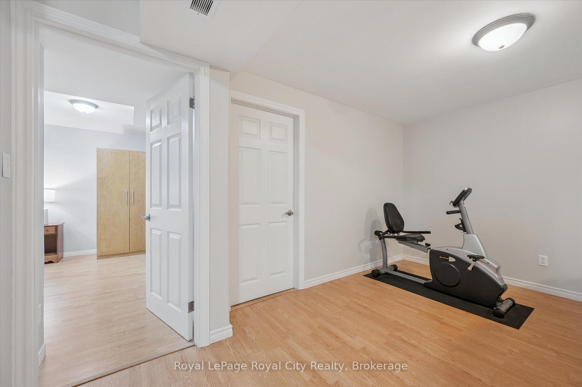 Photo 40 of 27 Oakridge Crescent, Guelph, Pineridge/Westminster Woods — HOMEH