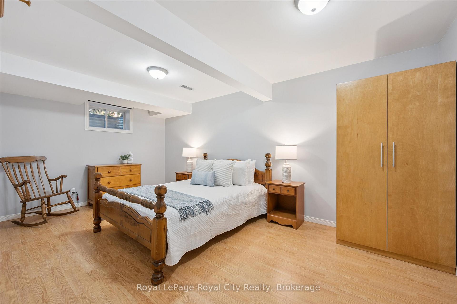 Photo 41 of 27 Oakridge Crescent, Guelph, Pineridge/Westminster Woods — HOMEH
