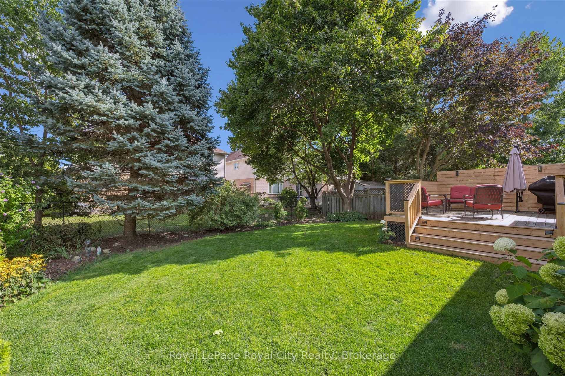 Photo 43 of 27 Oakridge Crescent, Guelph, Pineridge/Westminster Woods — HOMEH