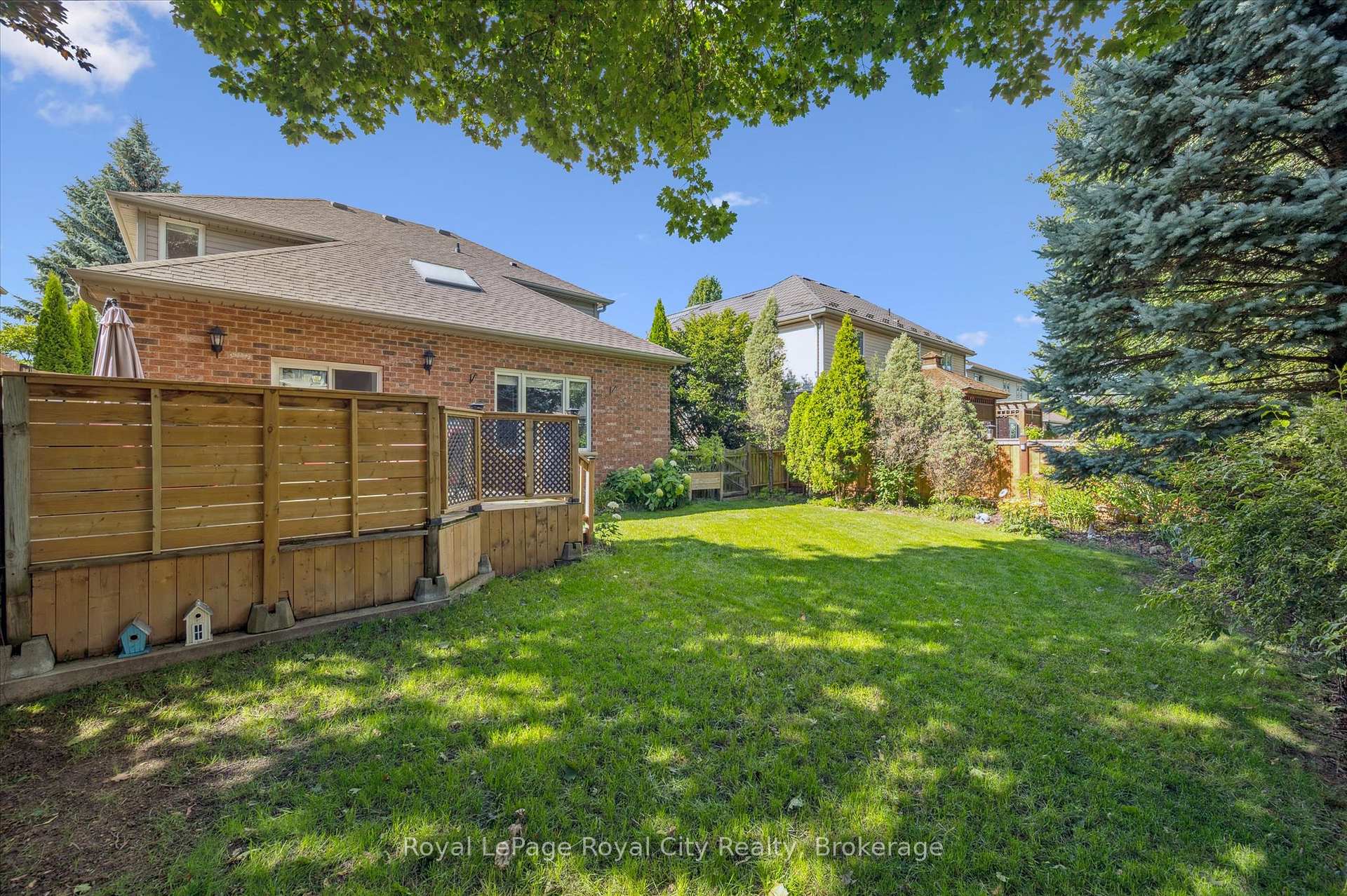 Photo 45 of 27 Oakridge Crescent, Guelph, Pineridge/Westminster Woods — HOMEH