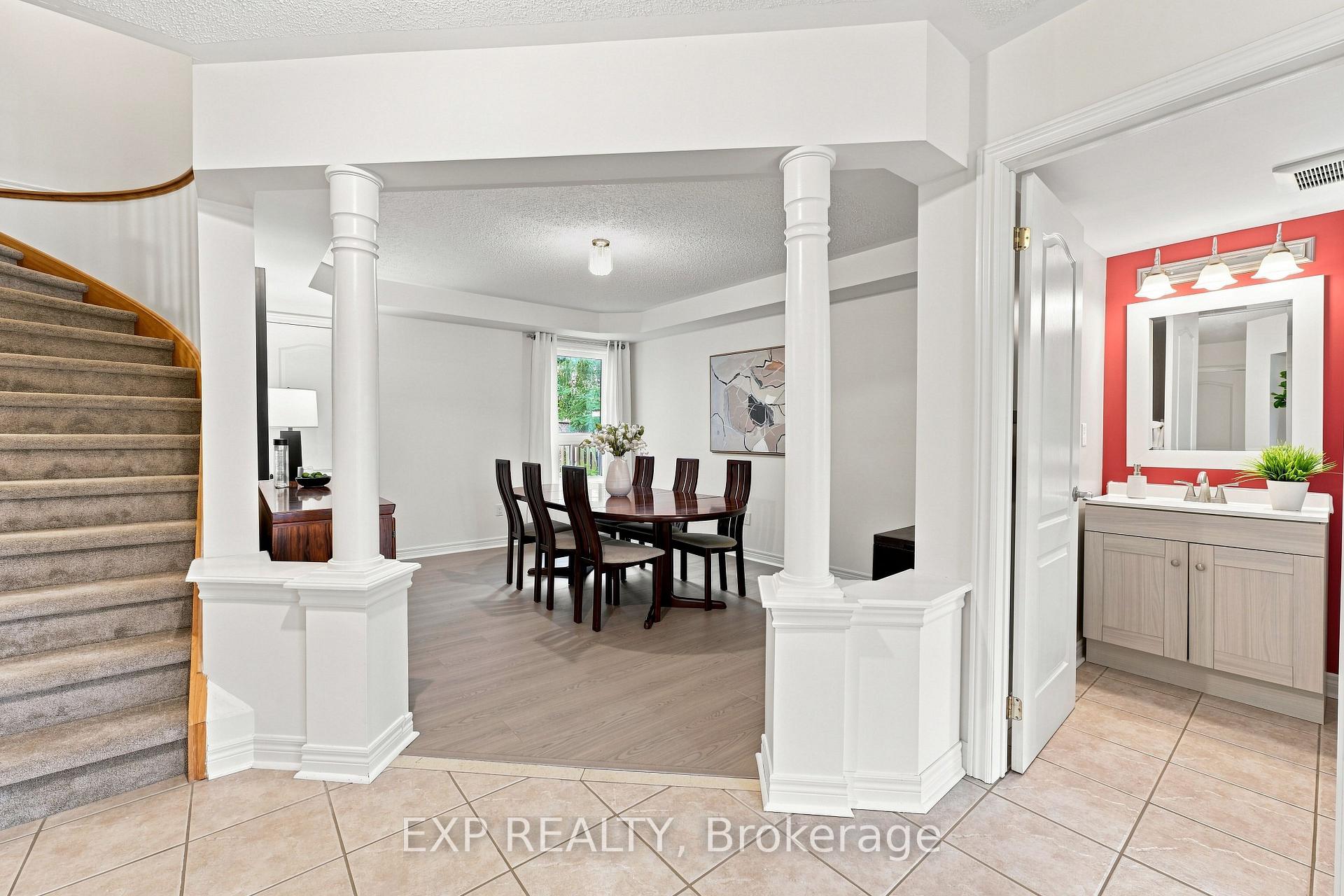 Photo 4 of 70 Thornlodge Drive, Georgina, Keswick South — HOMEH