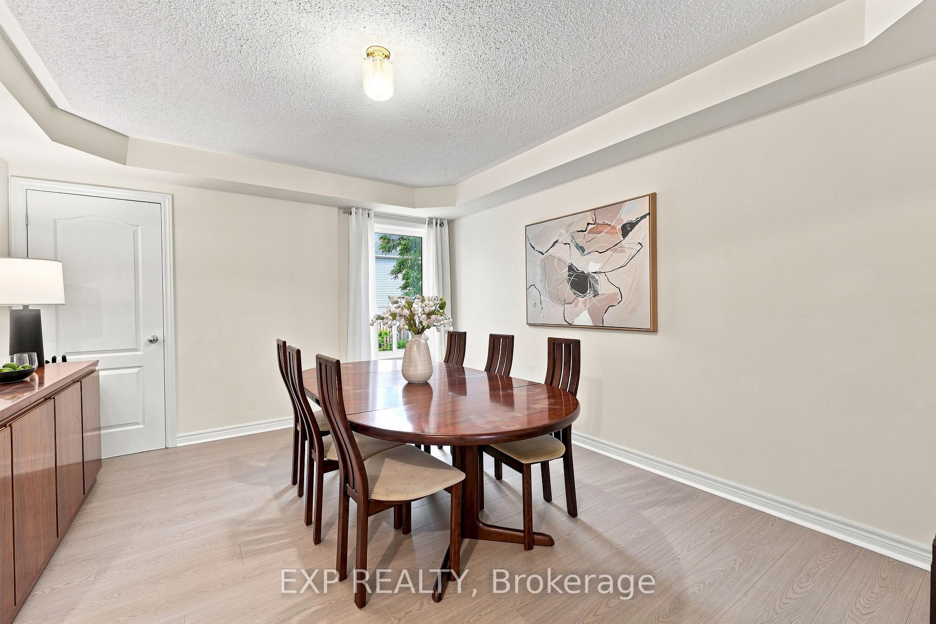 Photo 5 of 70 Thornlodge Drive, Georgina, Keswick South — HOMEH