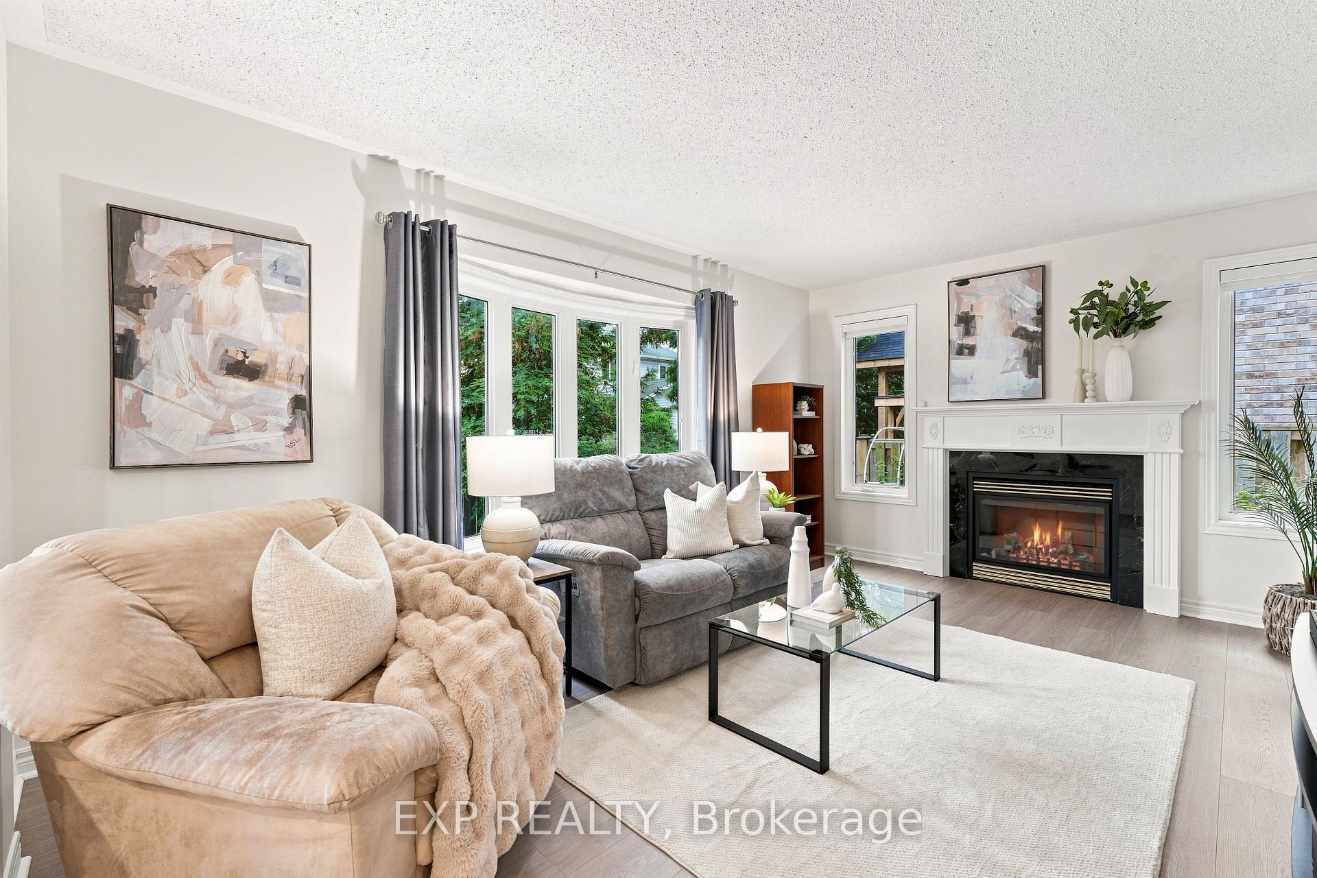Photo 7 of 70 Thornlodge Drive, Georgina, Keswick South — HOMEH