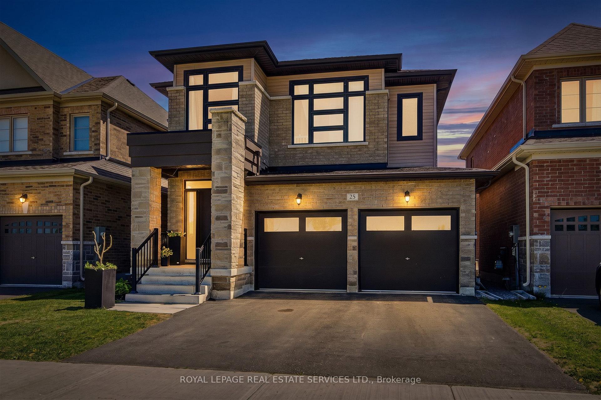Photo 2 of 25 Garrett Styles Drive, Georgina, Keswick South — HOMEH
