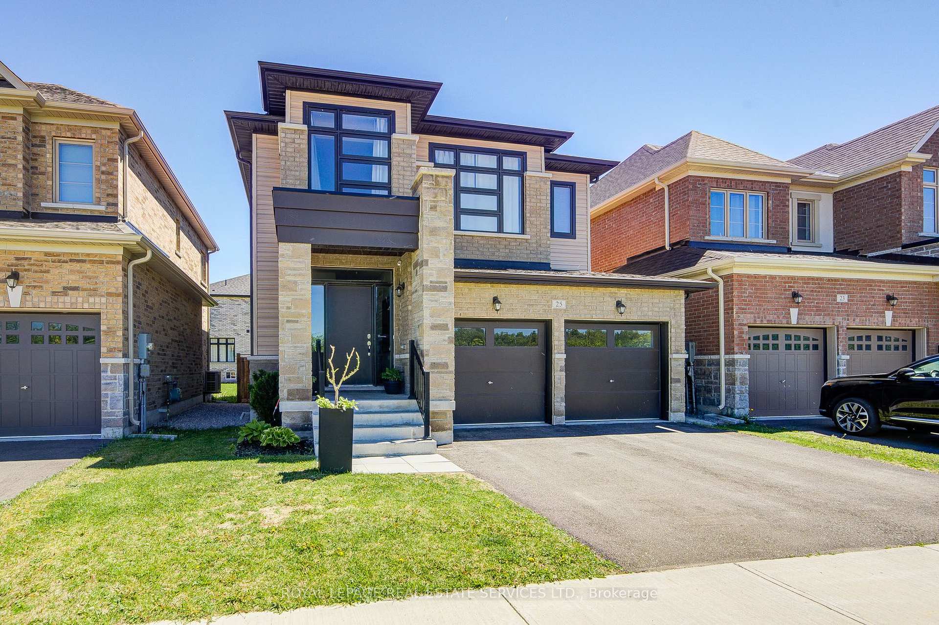 Photo 4 of 25 Garrett Styles Drive, Georgina, Keswick South — HOMEH