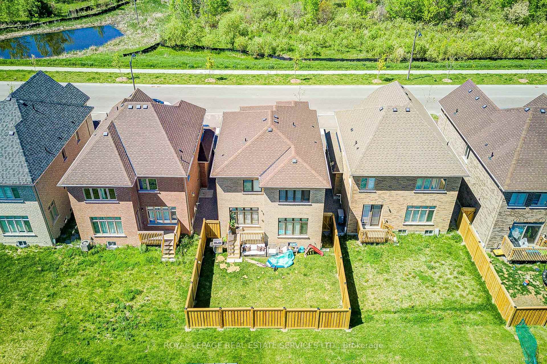 Photo 48 of 25 Garrett Styles Drive, Georgina, Keswick South — HOMEH