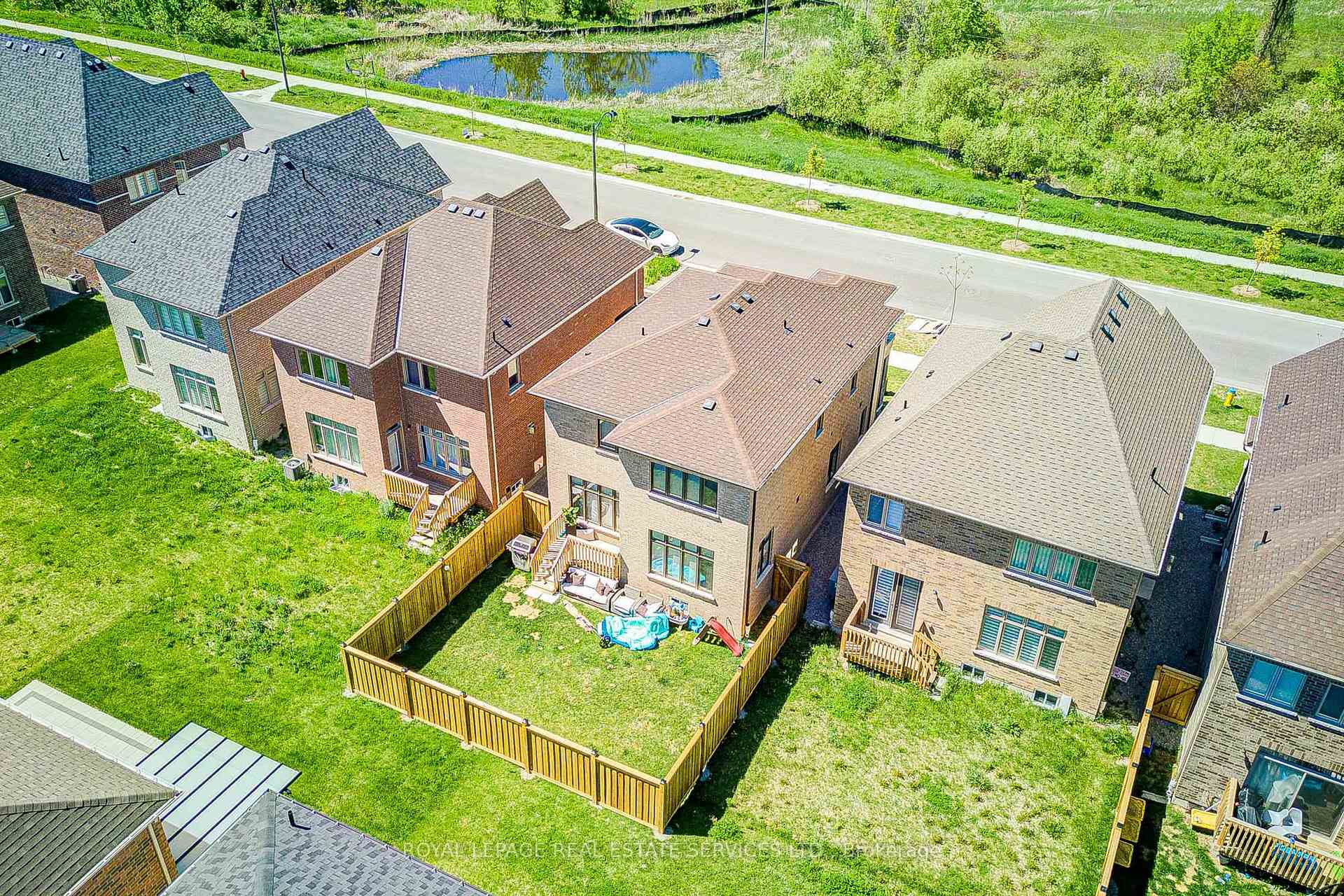 Photo 46 of 25 Garrett Styles Drive, Georgina, Keswick South — HOMEH