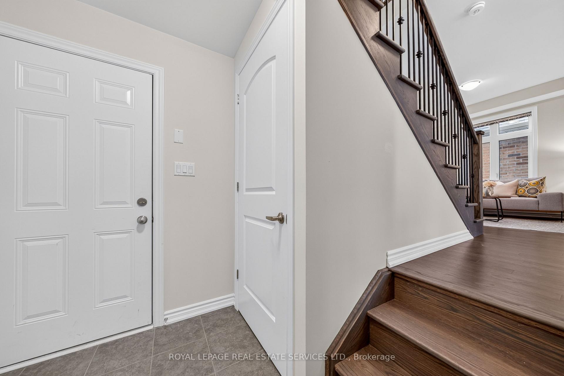 Photo 25 of 25 Garrett Styles Drive, Georgina, Keswick South — HOMEH
