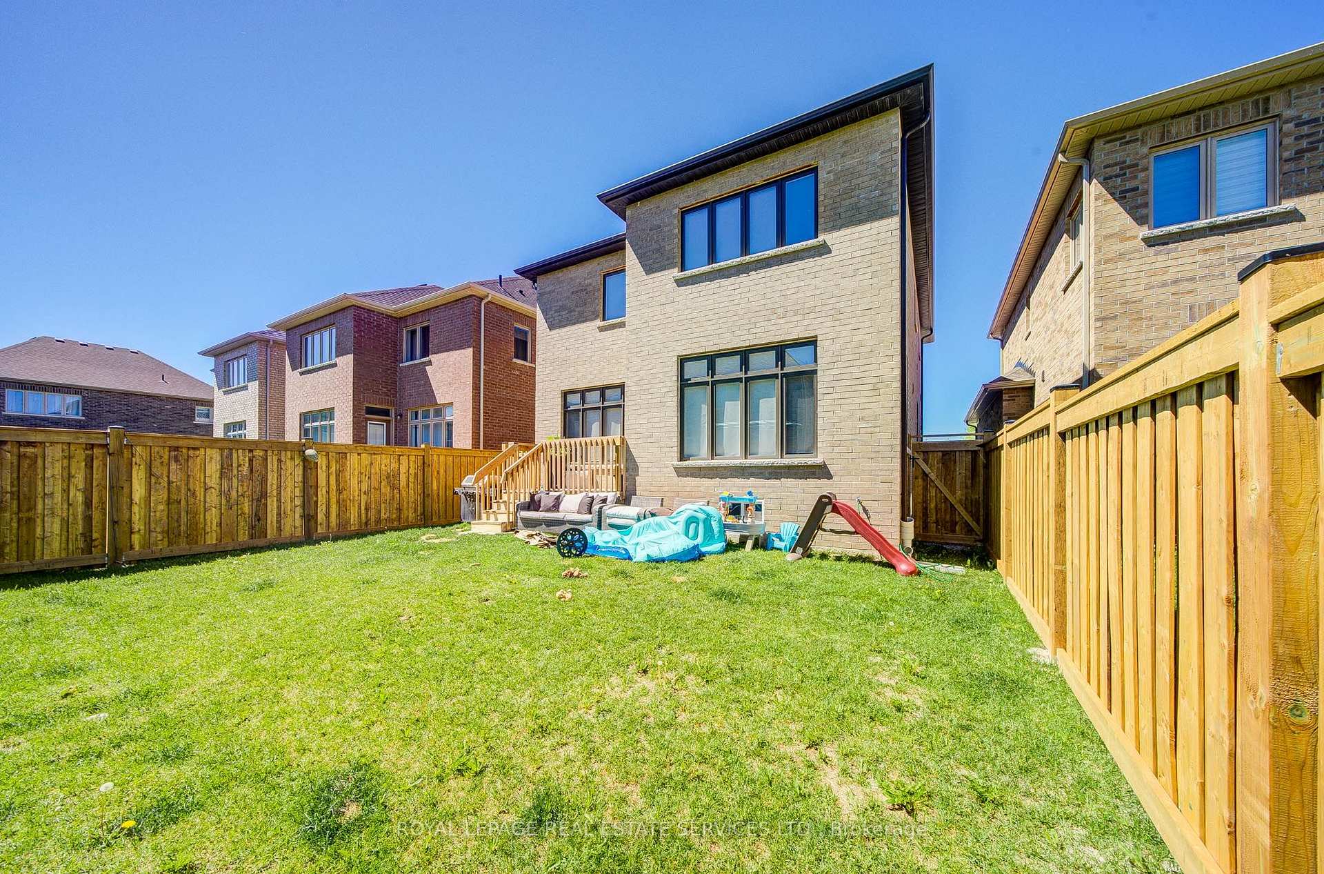 Photo 39 of 25 Garrett Styles Drive, Georgina, Keswick South — HOMEH