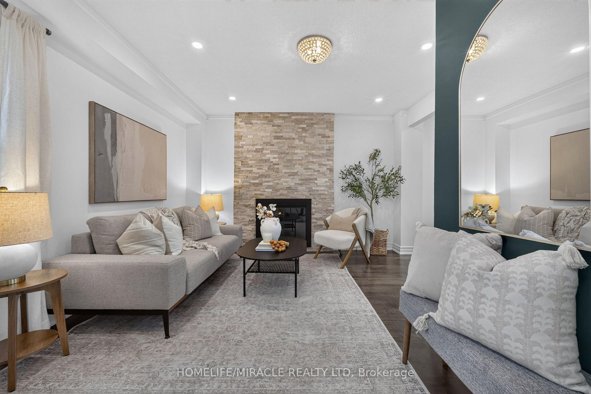 Photo 2 of 3 Trawley Crescent, Ajax, Central — HOMEH