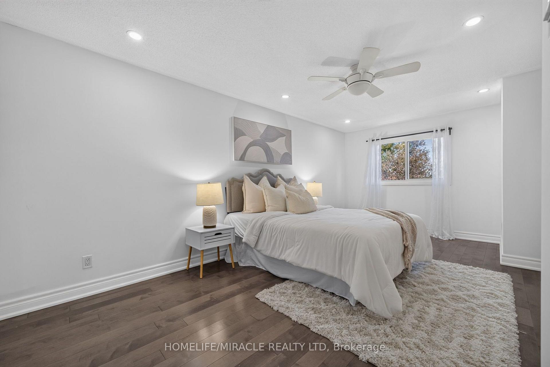 Photo 4 of 3 Trawley Crescent, Ajax, Central — HOMEH