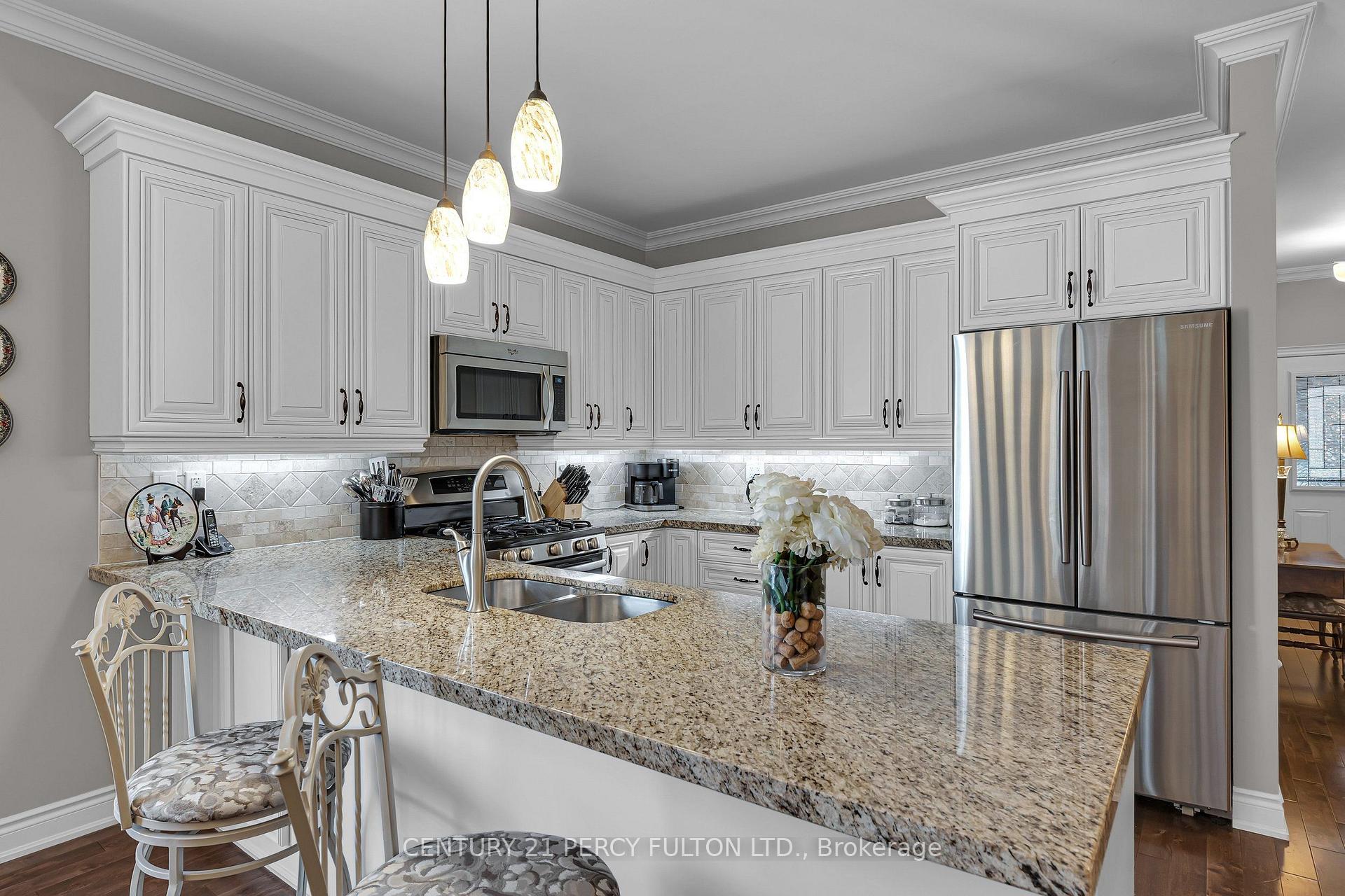 Photo 10 of 7 Eastbank Road, Clarington, Newcastle — HOMEH