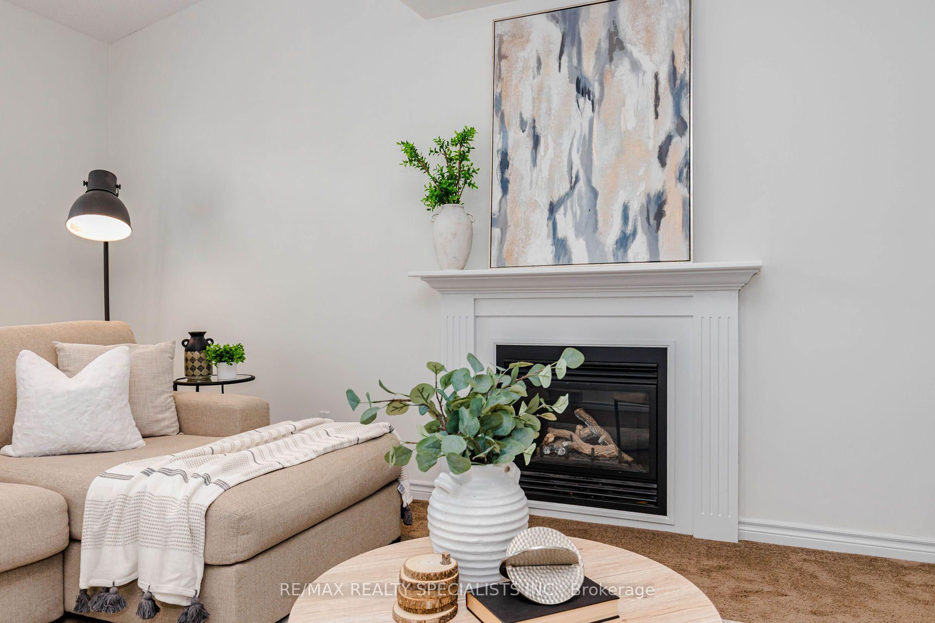 Photo 8 of Unit Main & Upper, 117 Norma Crescent, Guelph, Victoria North — HOMEH