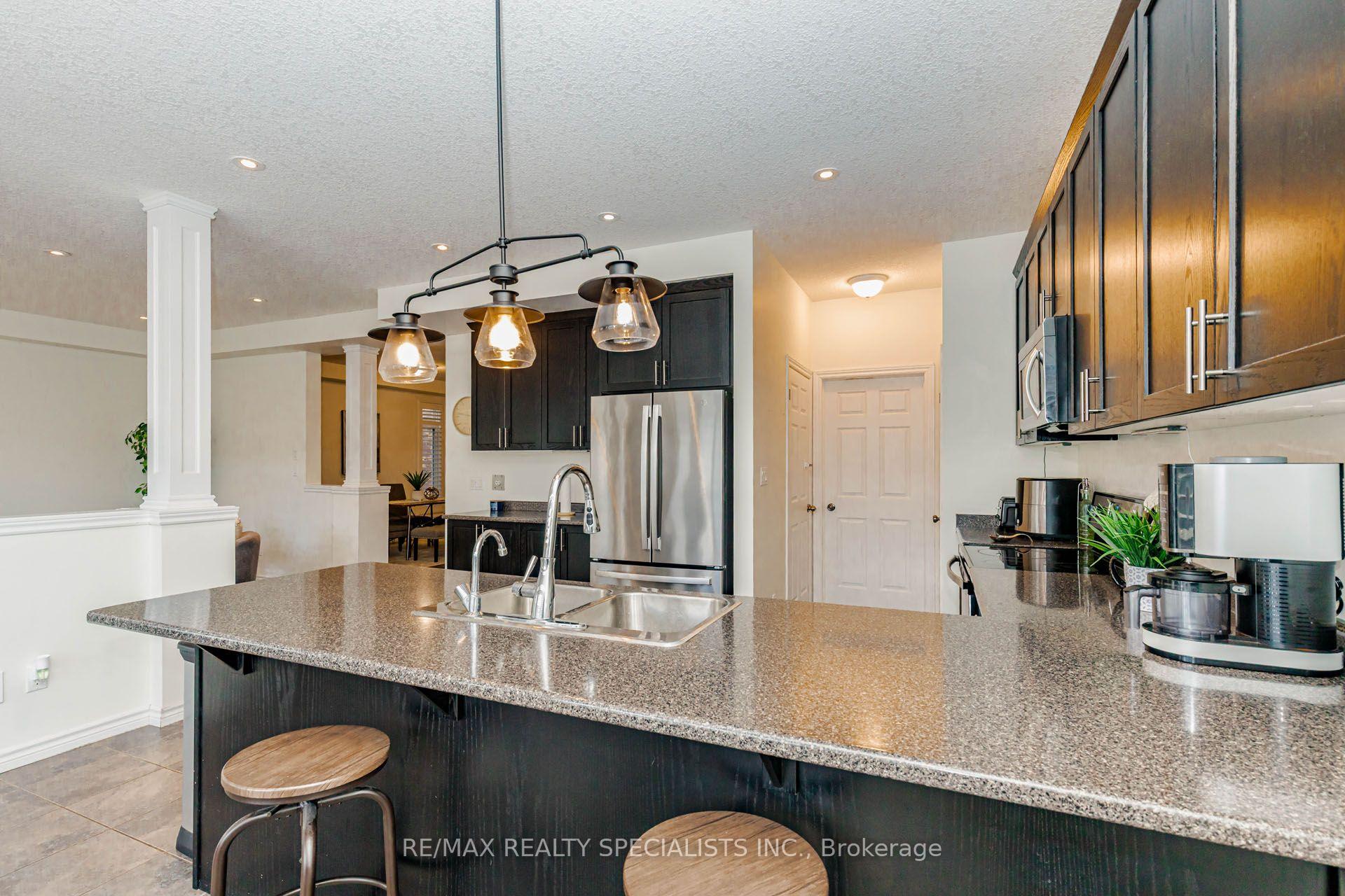 Photo 13 of Unit Main & Upper, 117 Norma Crescent, Guelph, Victoria North — HOMEH
