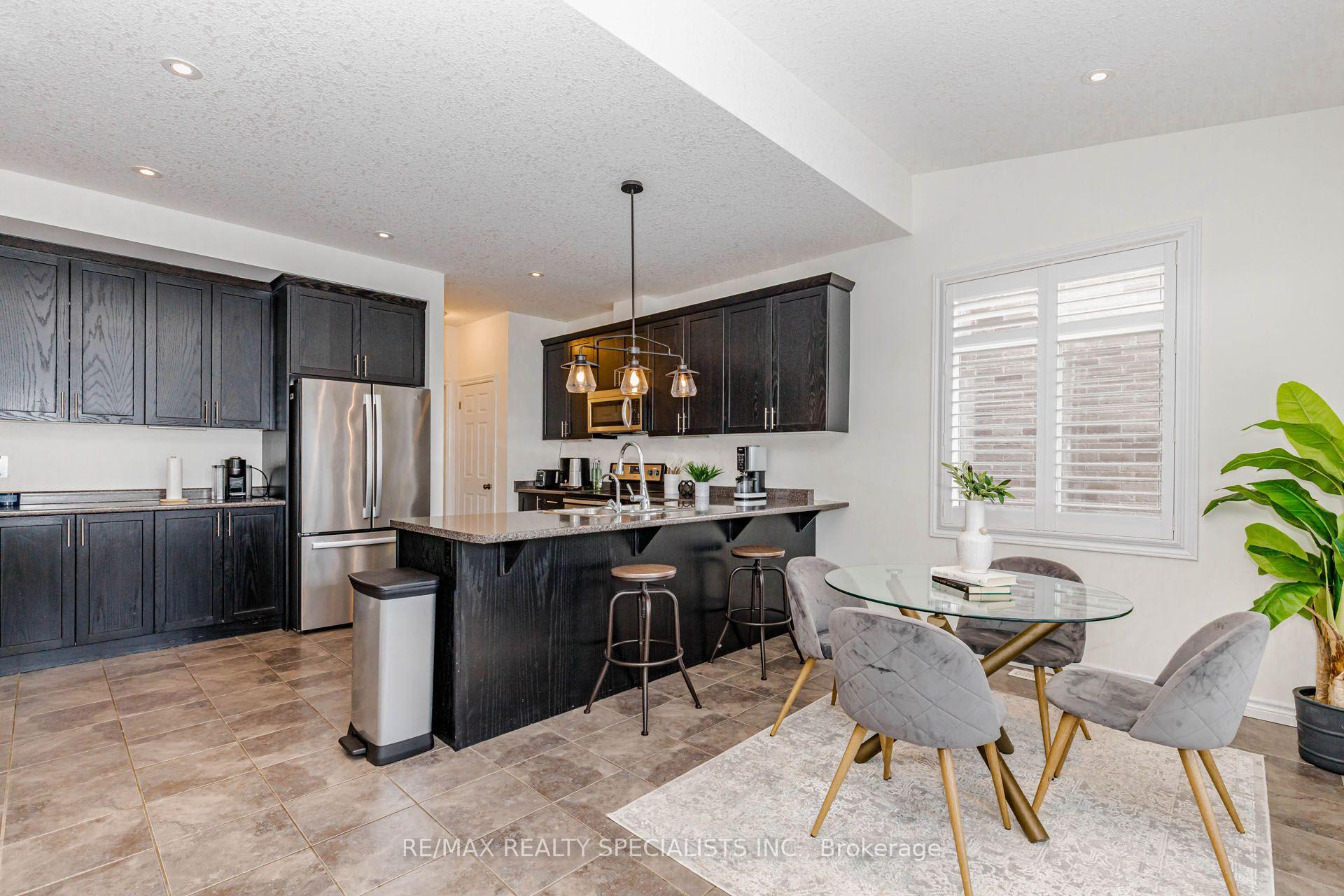 Photo 15 of Unit Main & Upper, 117 Norma Crescent, Guelph, Victoria North — HOMEH