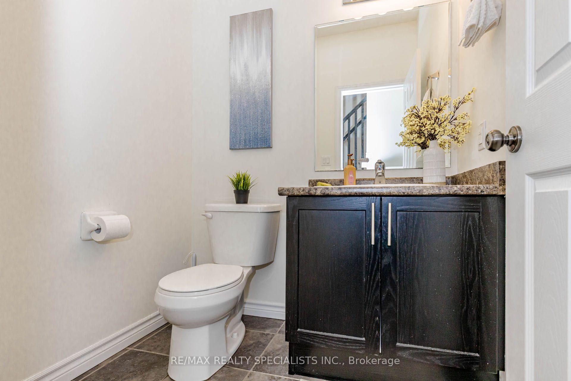 Photo 16 of Unit Main & Upper, 117 Norma Crescent, Guelph, Victoria North — HOMEH