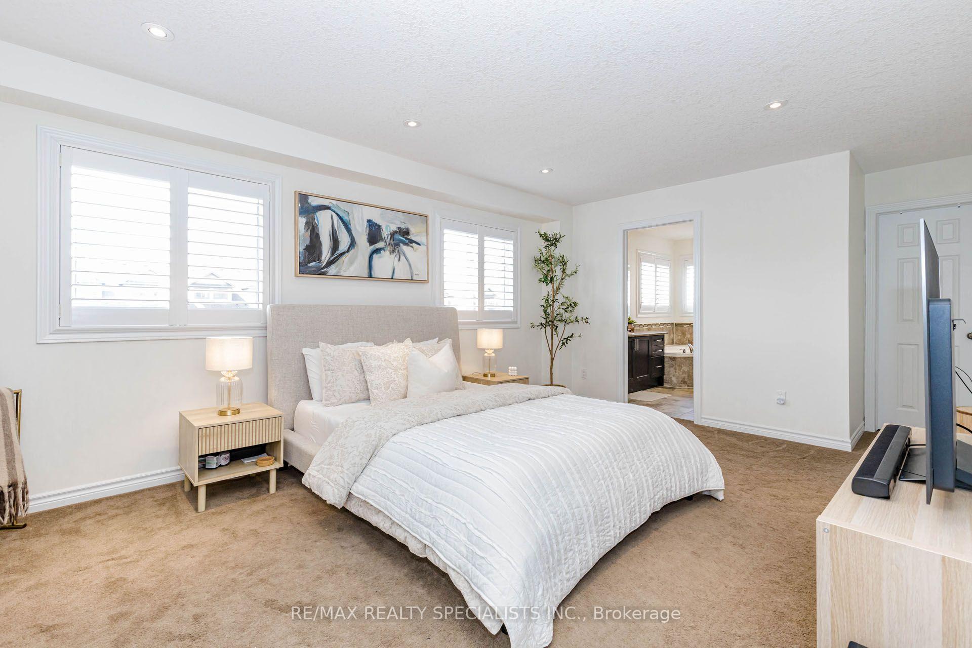 Photo 19 of Unit Main & Upper, 117 Norma Crescent, Guelph, Victoria North — HOMEH