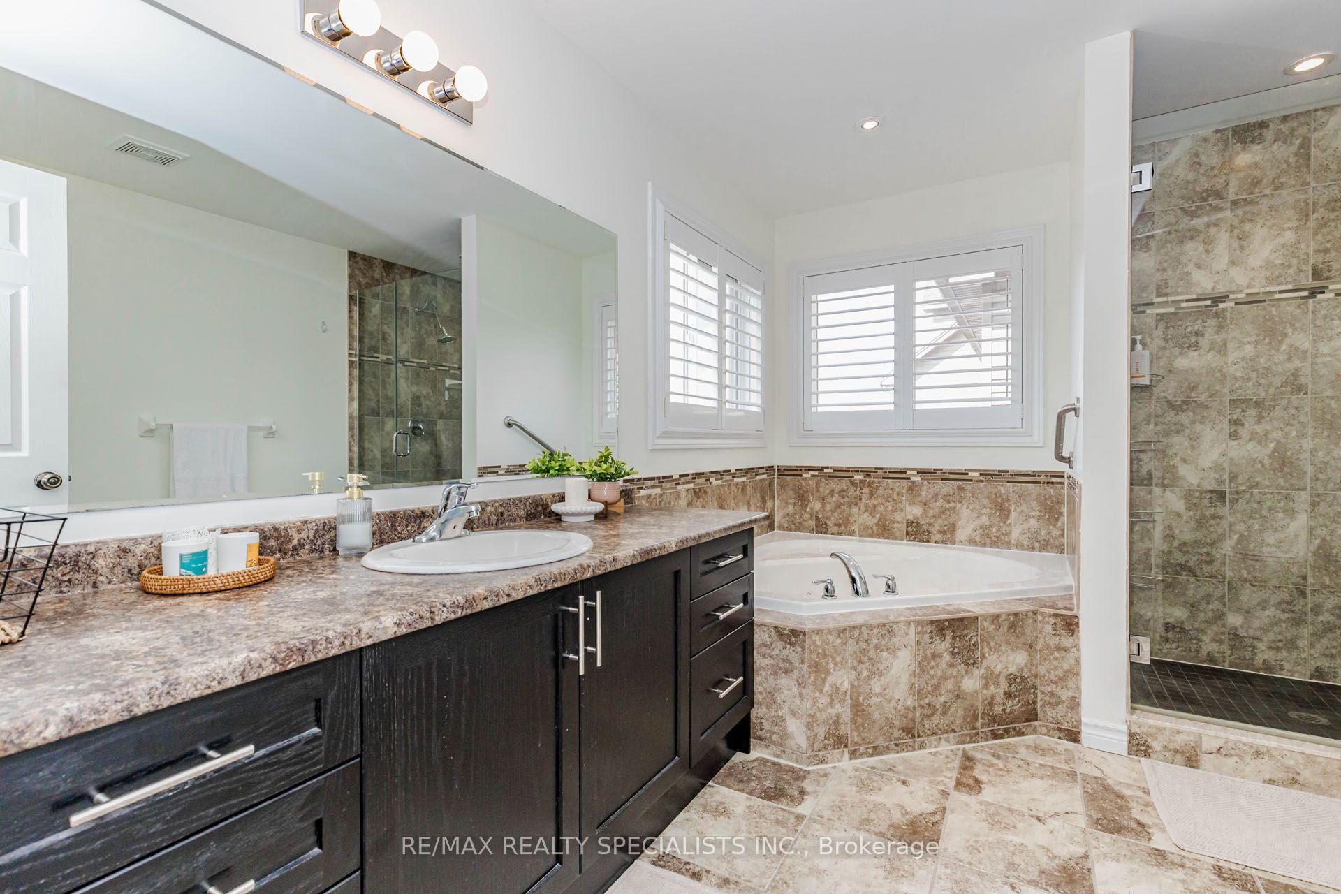 Photo 22 of Unit Main & Upper, 117 Norma Crescent, Guelph, Victoria North — HOMEH