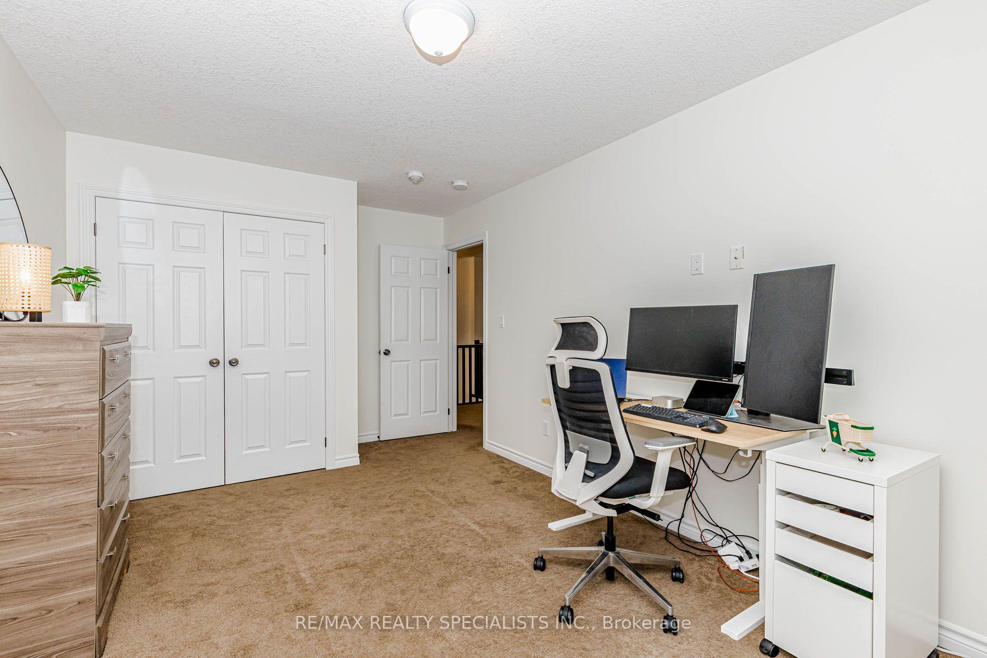 Photo 24 of Unit Main & Upper, 117 Norma Crescent, Guelph, Victoria North — HOMEH