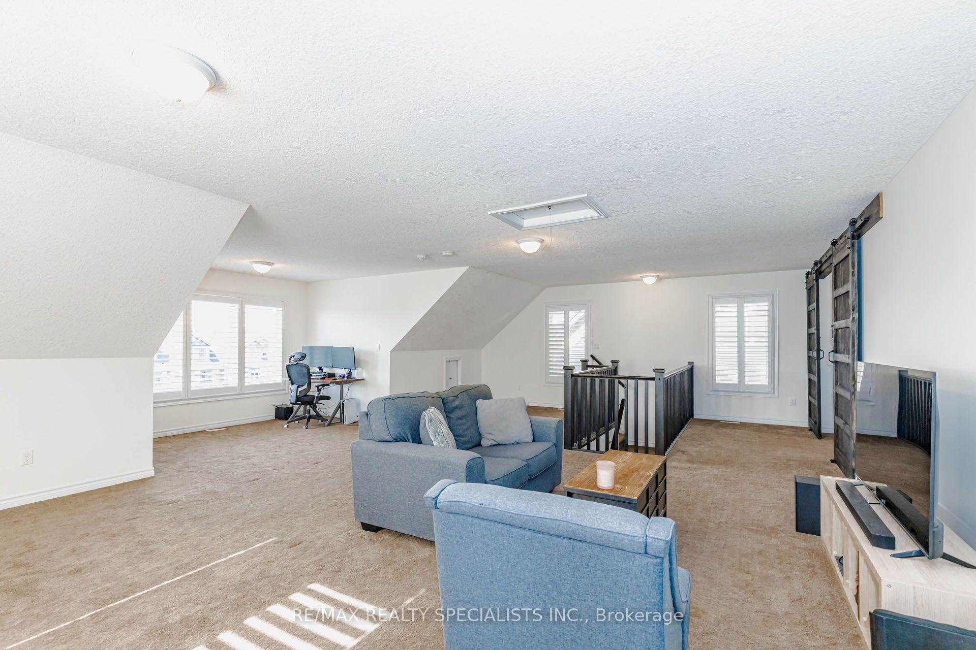 Photo 29 of Unit Main & Upper, 117 Norma Crescent, Guelph, Victoria North — HOMEH