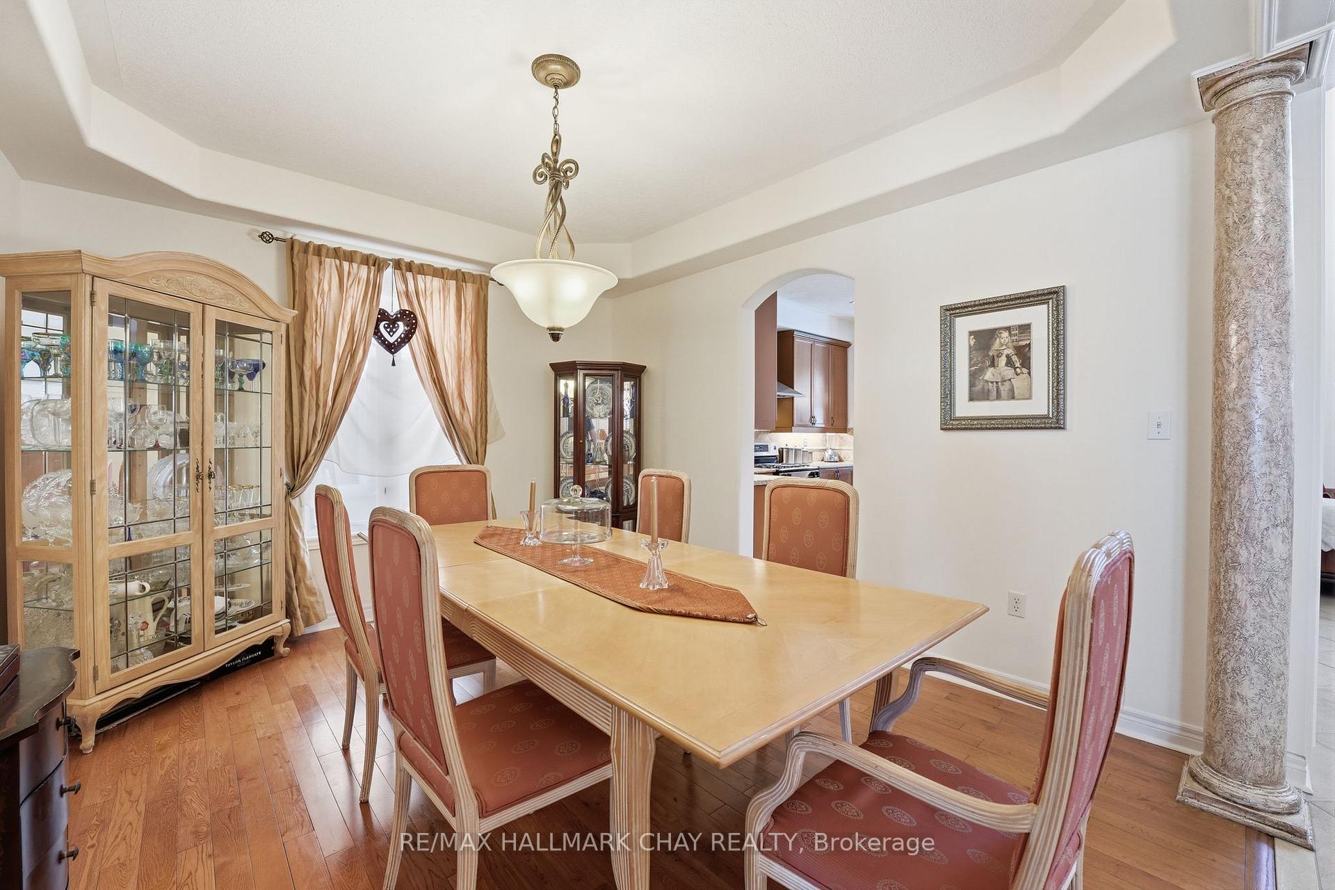 Photo 15 of 12 Parisian Crescent, Barrie, Innis-Shore — HOMEH