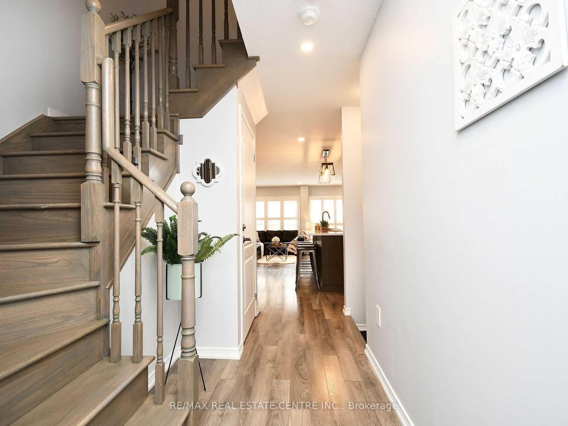 Photo 4 of 22 Hoover Road, Brampton, Northwest Brampton — HOMEH