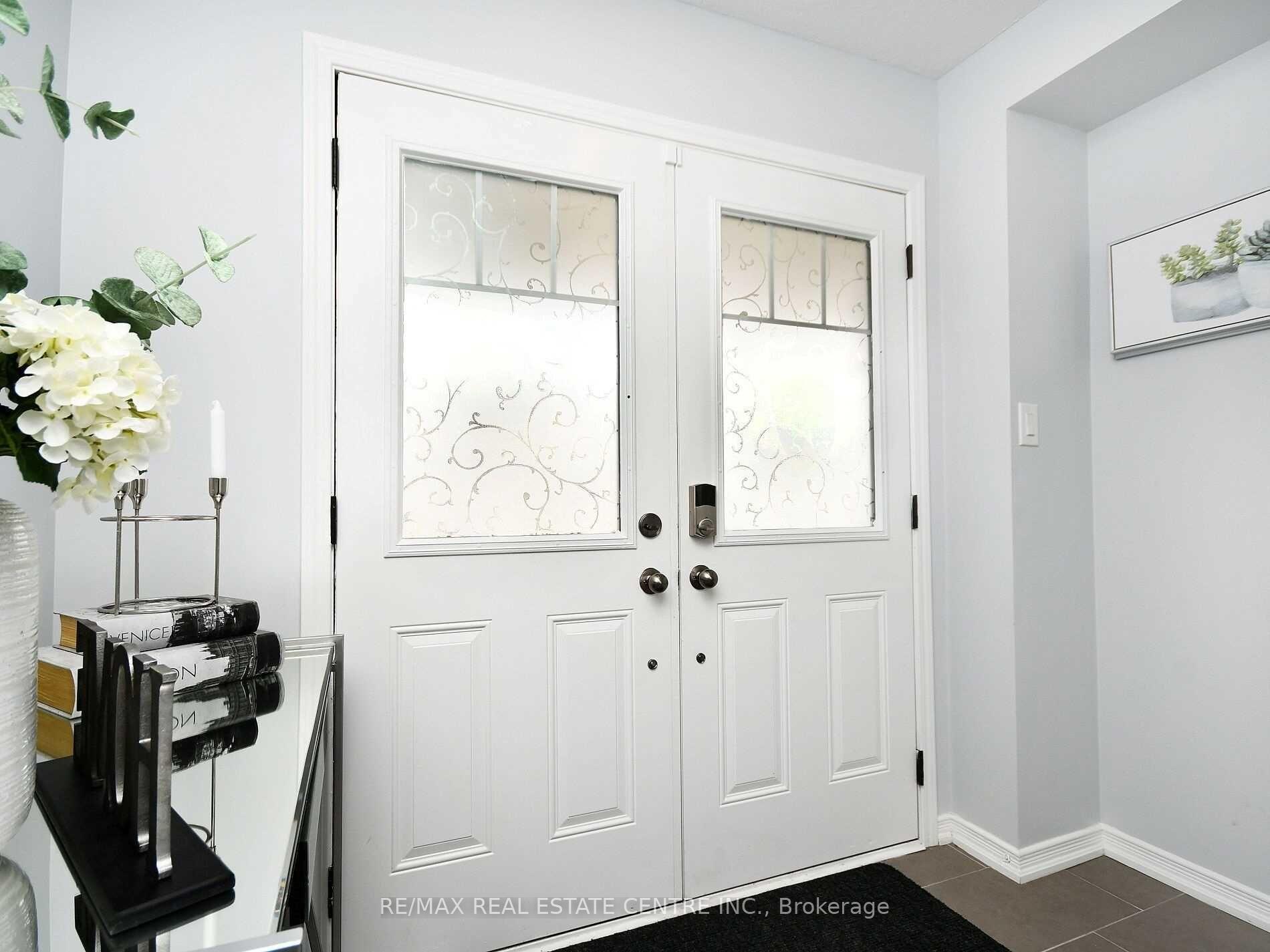 Photo 5 of 22 Hoover Road, Brampton, Northwest Brampton — HOMEH