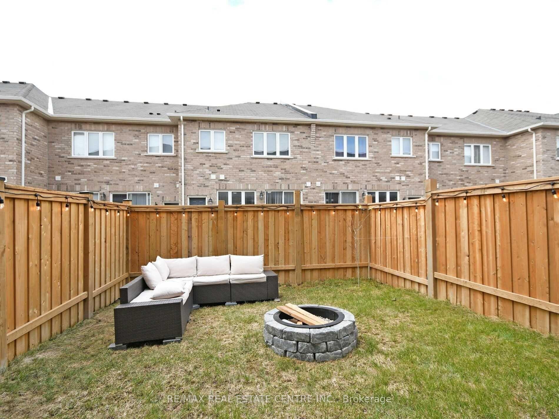 Photo 23 of 22 Hoover Road, Brampton, Northwest Brampton — HOMEH