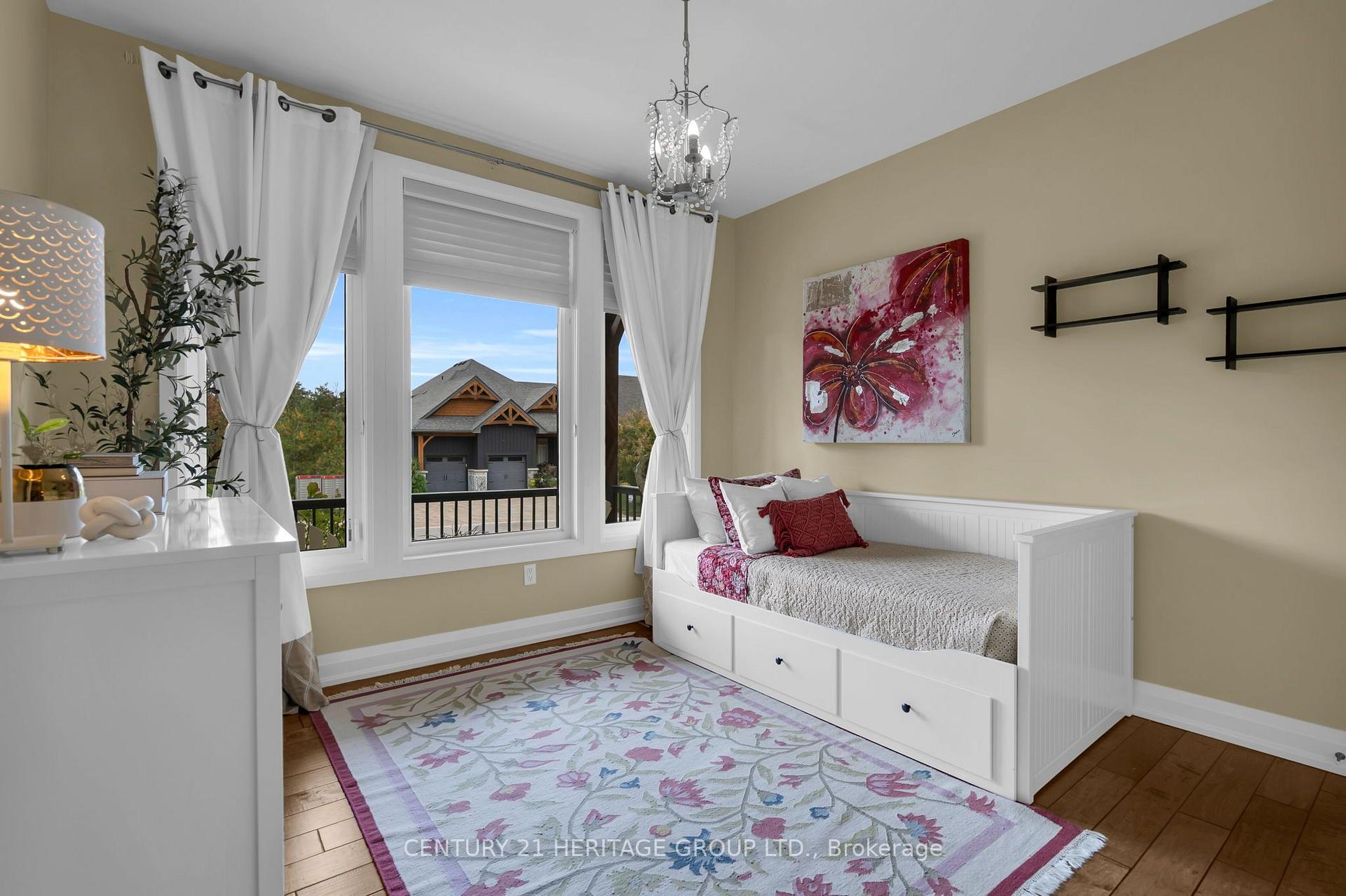 Photo 19 of 39 Landscape Drive, Oro-Medonte, Horseshoe Valley — HOMEH