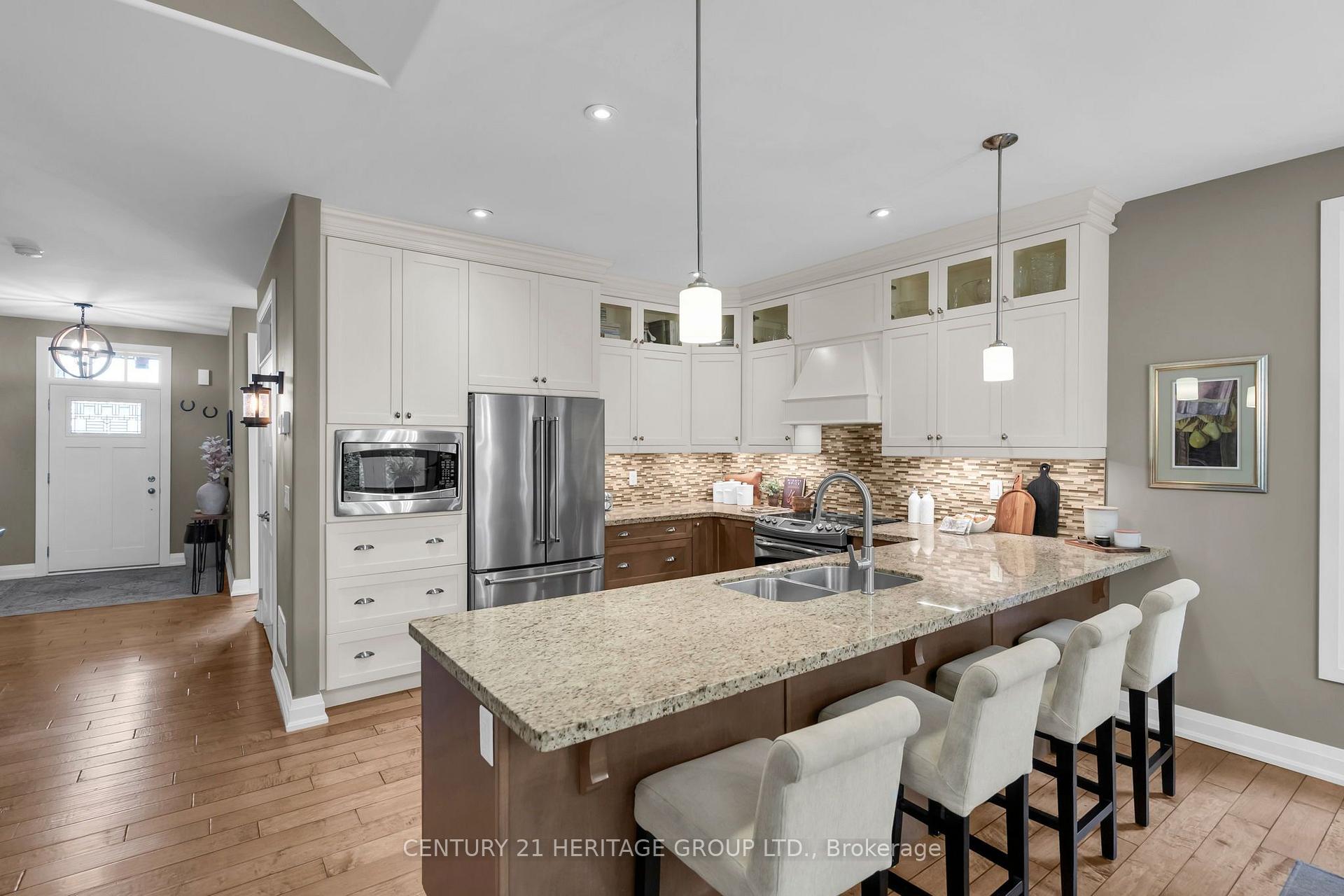 Photo 27 of 39 Landscape Drive, Oro-Medonte, Horseshoe Valley — HOMEH