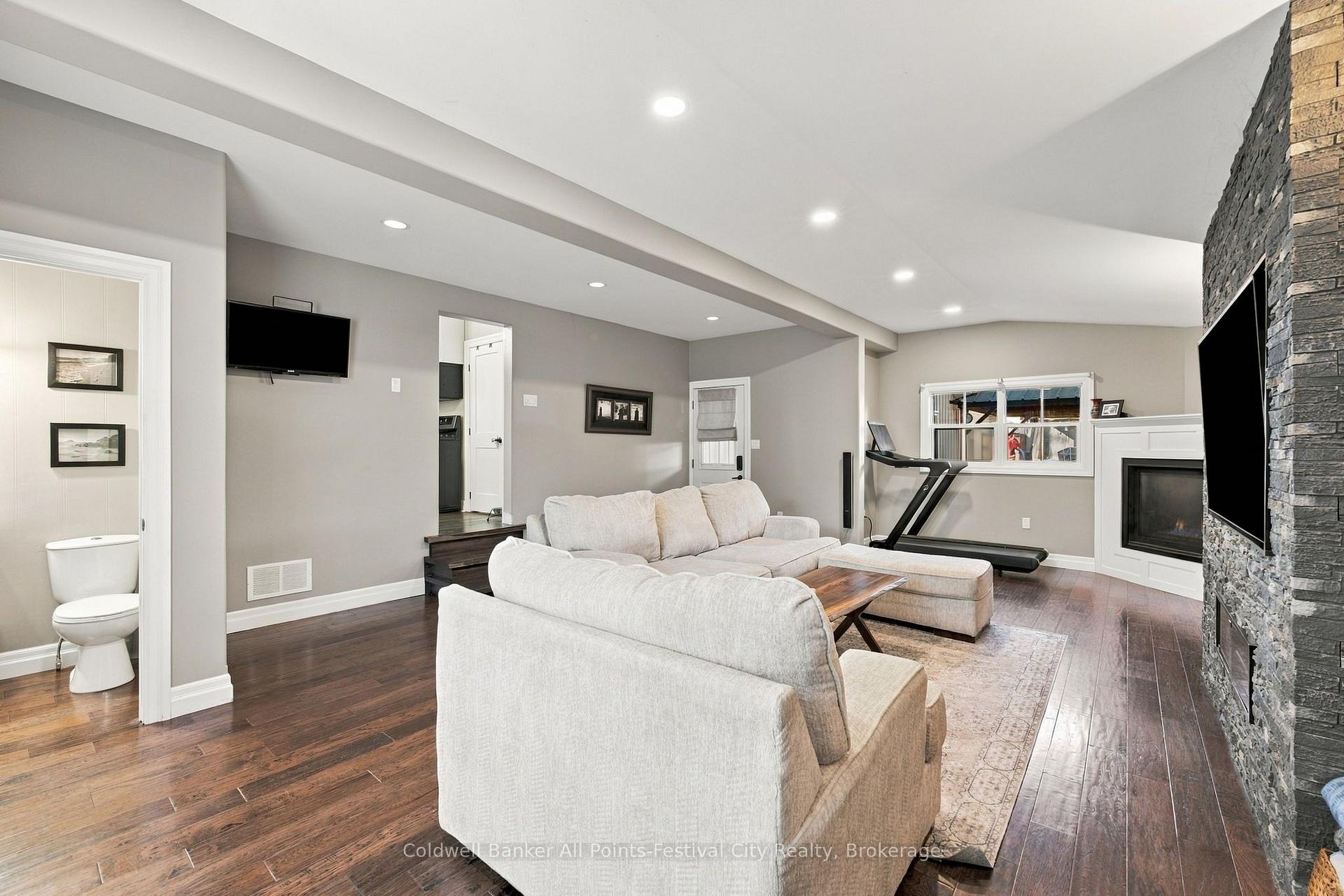 Photo 21 of 22 Albert Street S, Goderich, Goderich (Town) — HOMEH