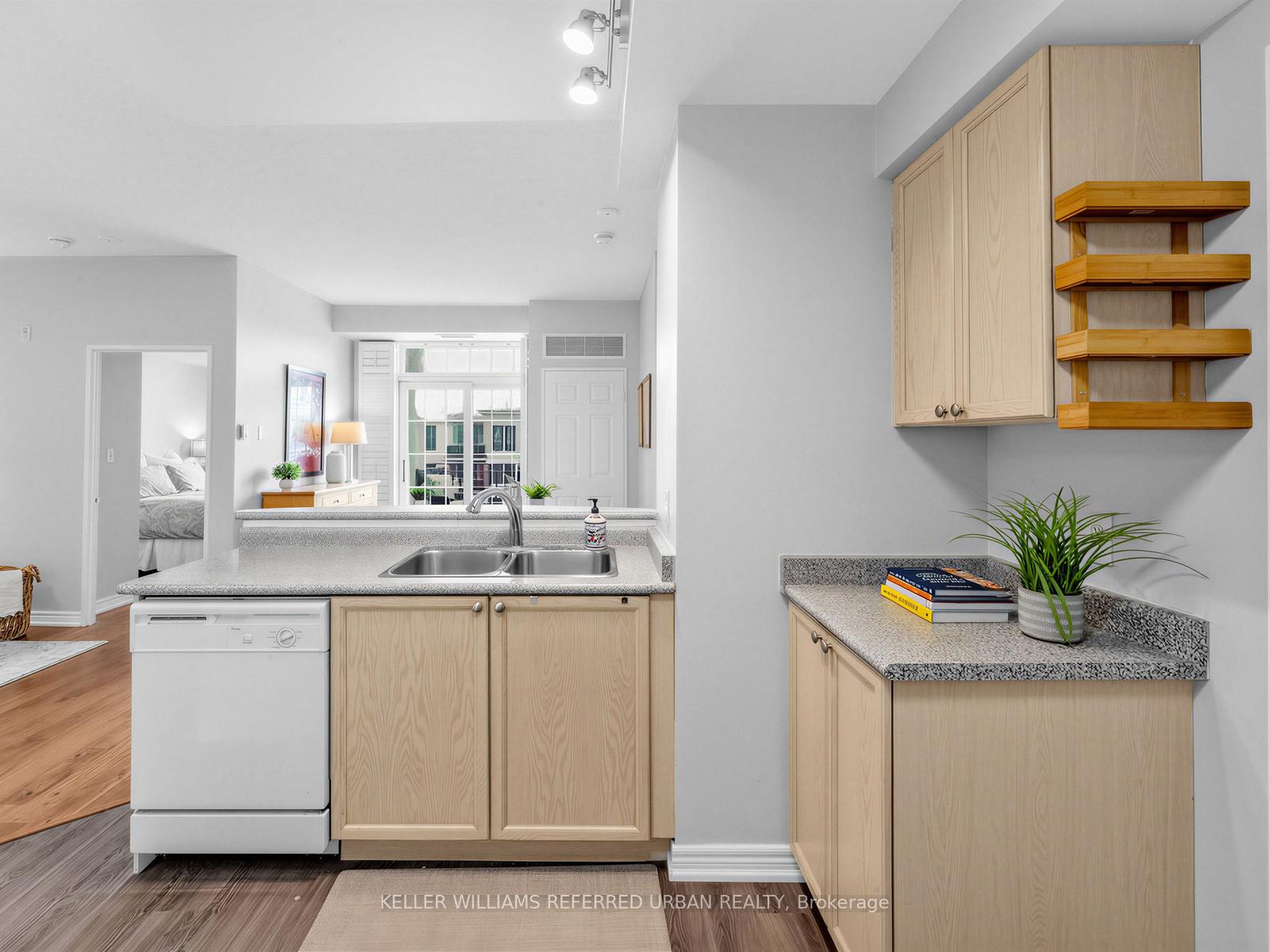 Photo 7 of Unit 406, 2301 Parkhaven Boulevard, Oakville, River Oaks — HOMEH