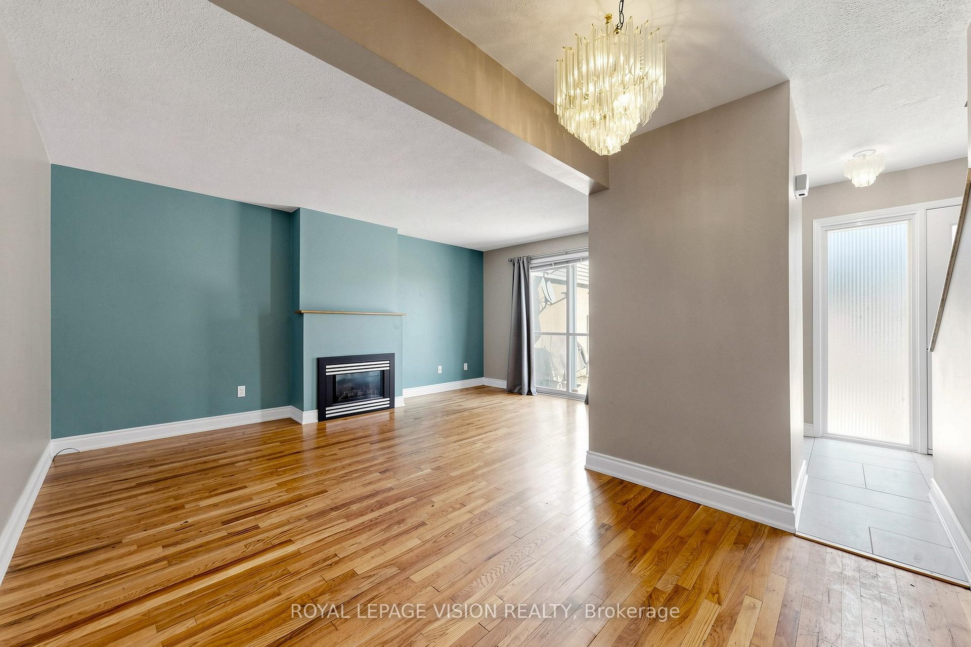 Photo 4 of 6 Hector Court, Brampton, Central Park — HOMEH