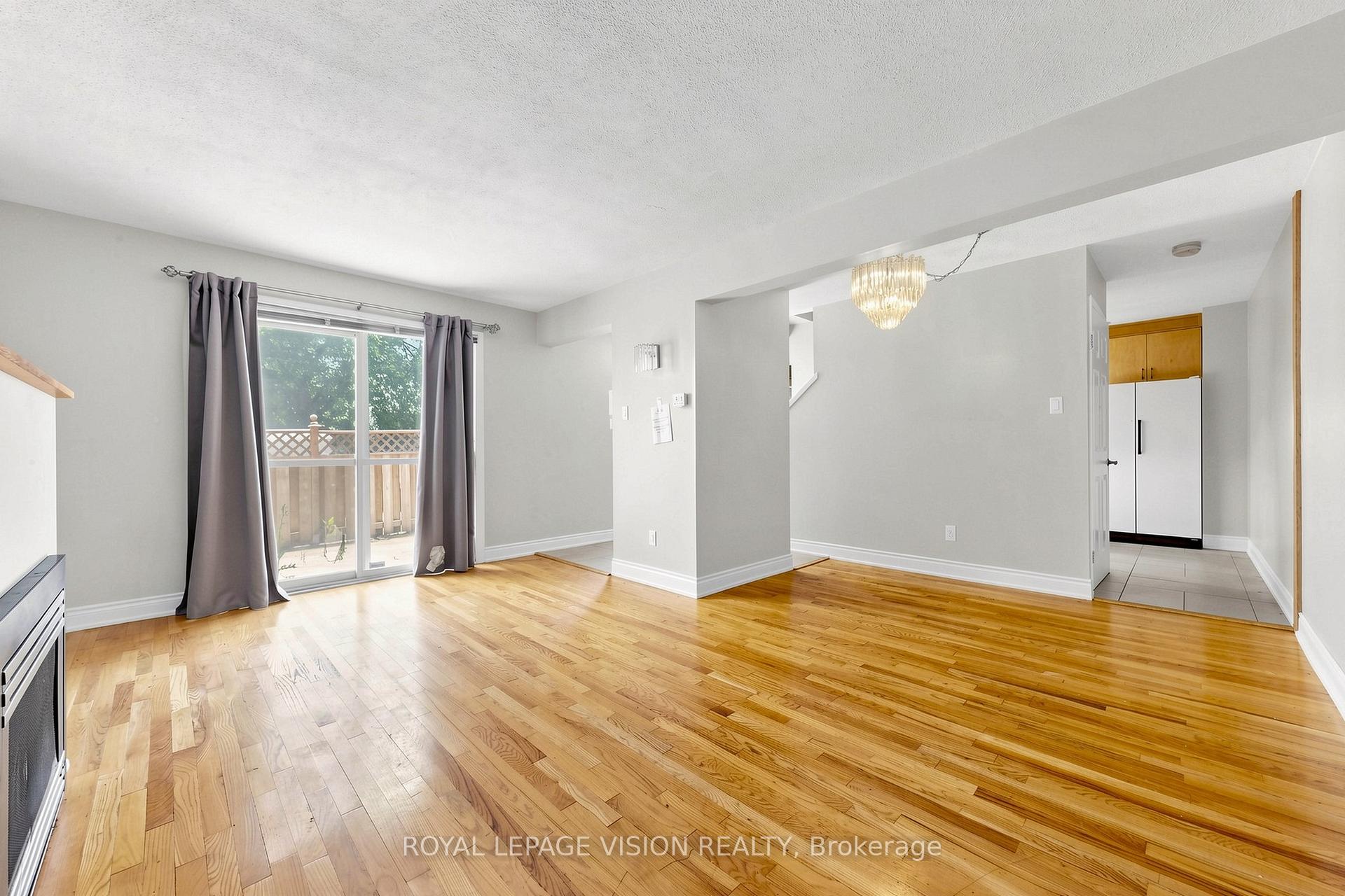 Photo 5 of 6 Hector Court, Brampton, Central Park — HOMEH