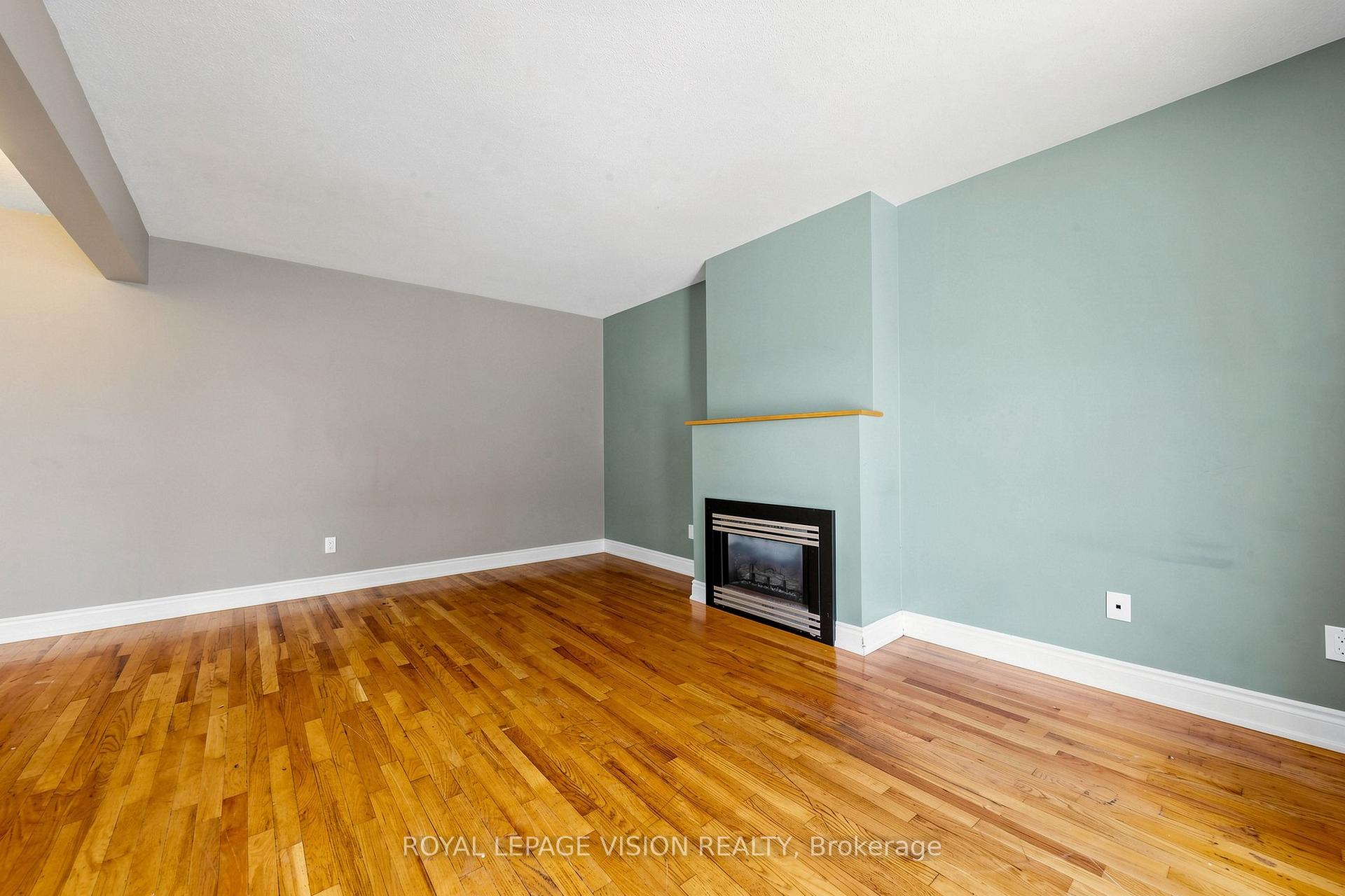 Photo 6 of 6 Hector Court, Brampton, Central Park — HOMEH