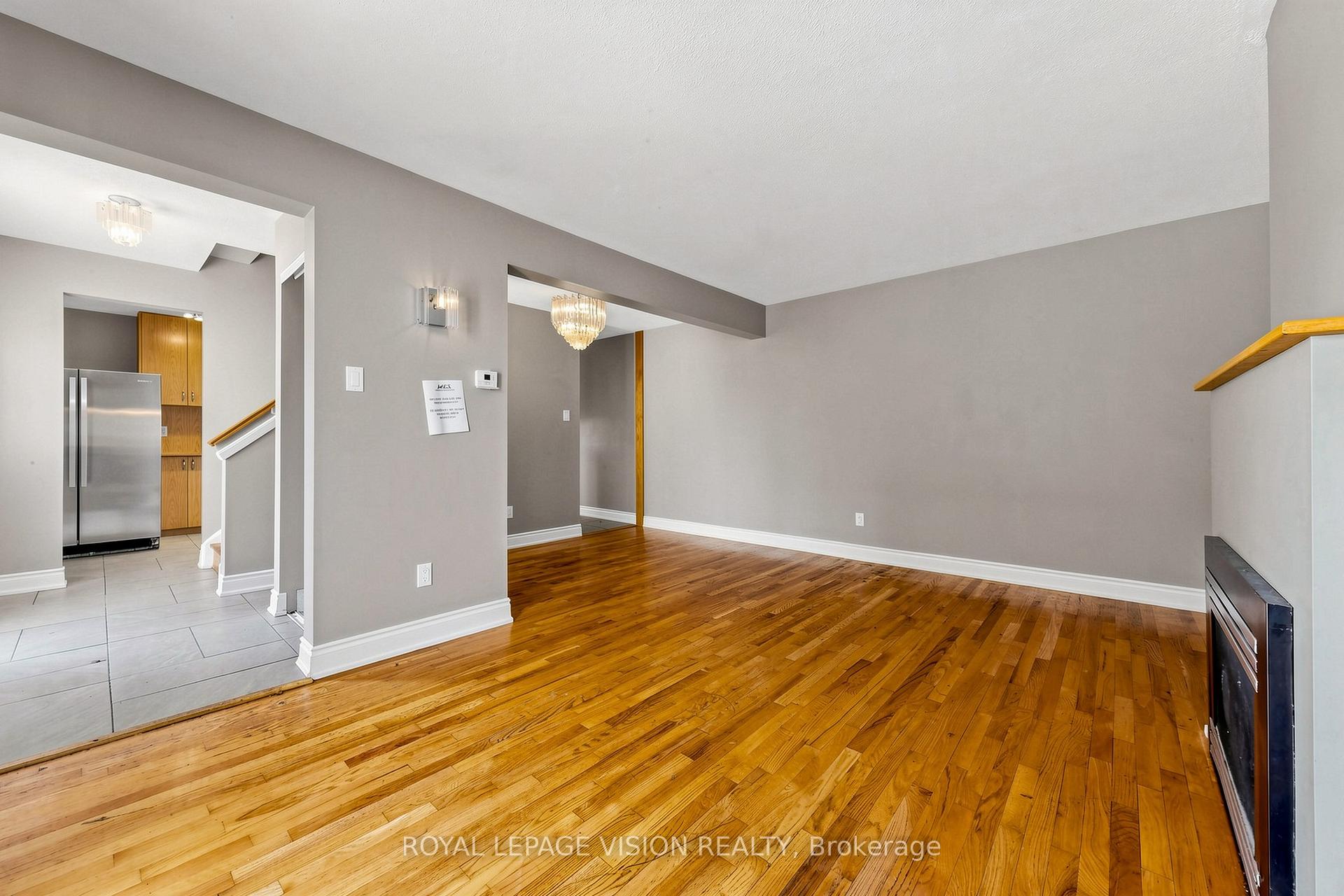 Photo 7 of 6 Hector Court, Brampton, Central Park — HOMEH