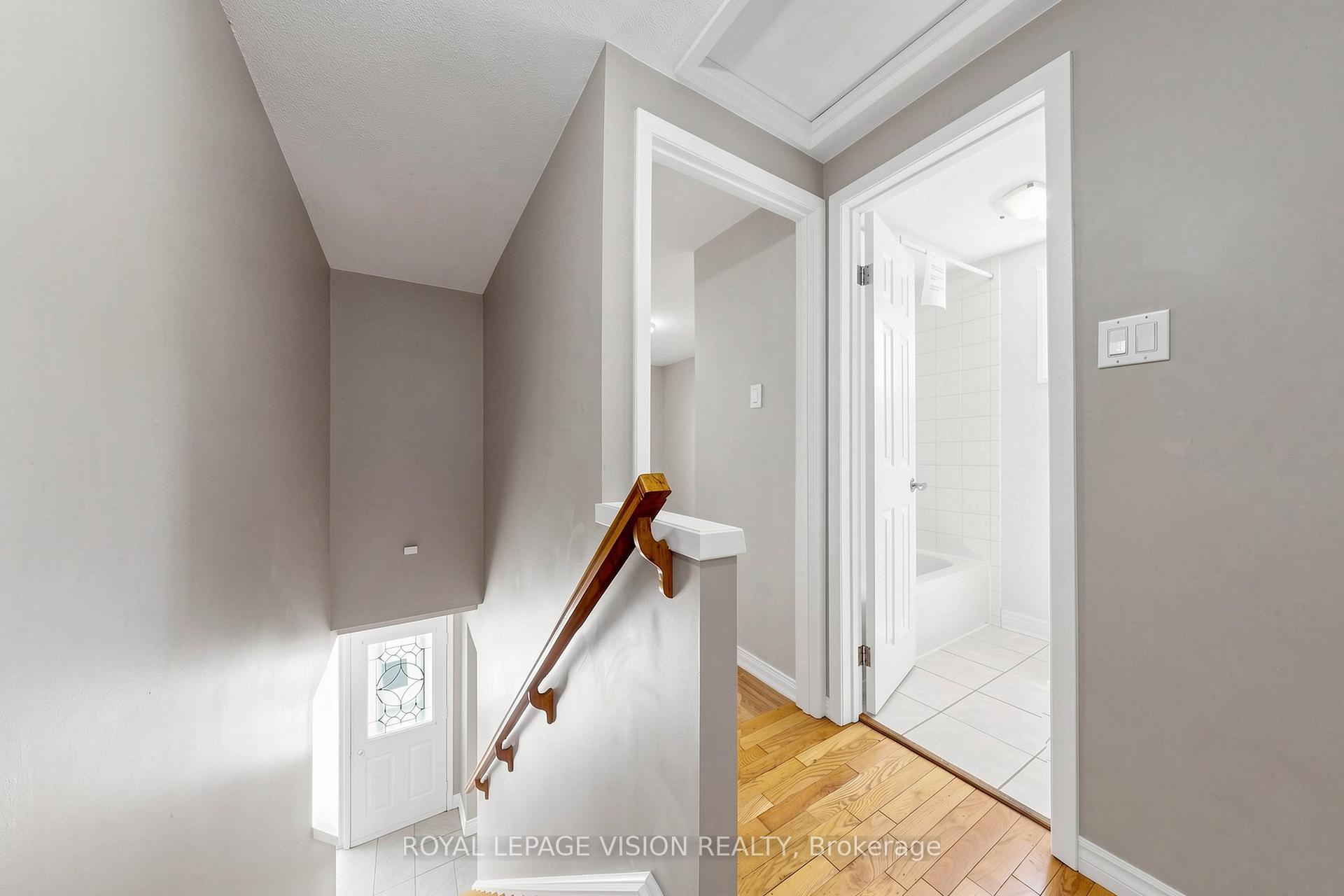 Photo 15 of 6 Hector Court, Brampton, Central Park — HOMEH