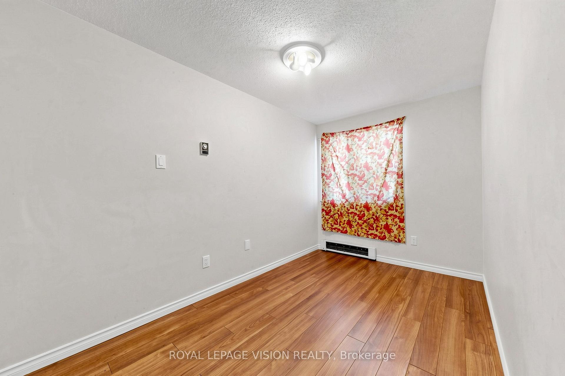 Photo 23 of 6 Hector Court, Brampton, Central Park — HOMEH