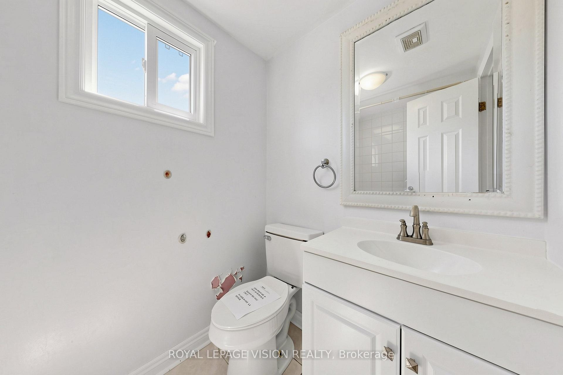Photo 25 of 6 Hector Court, Brampton, Central Park — HOMEH