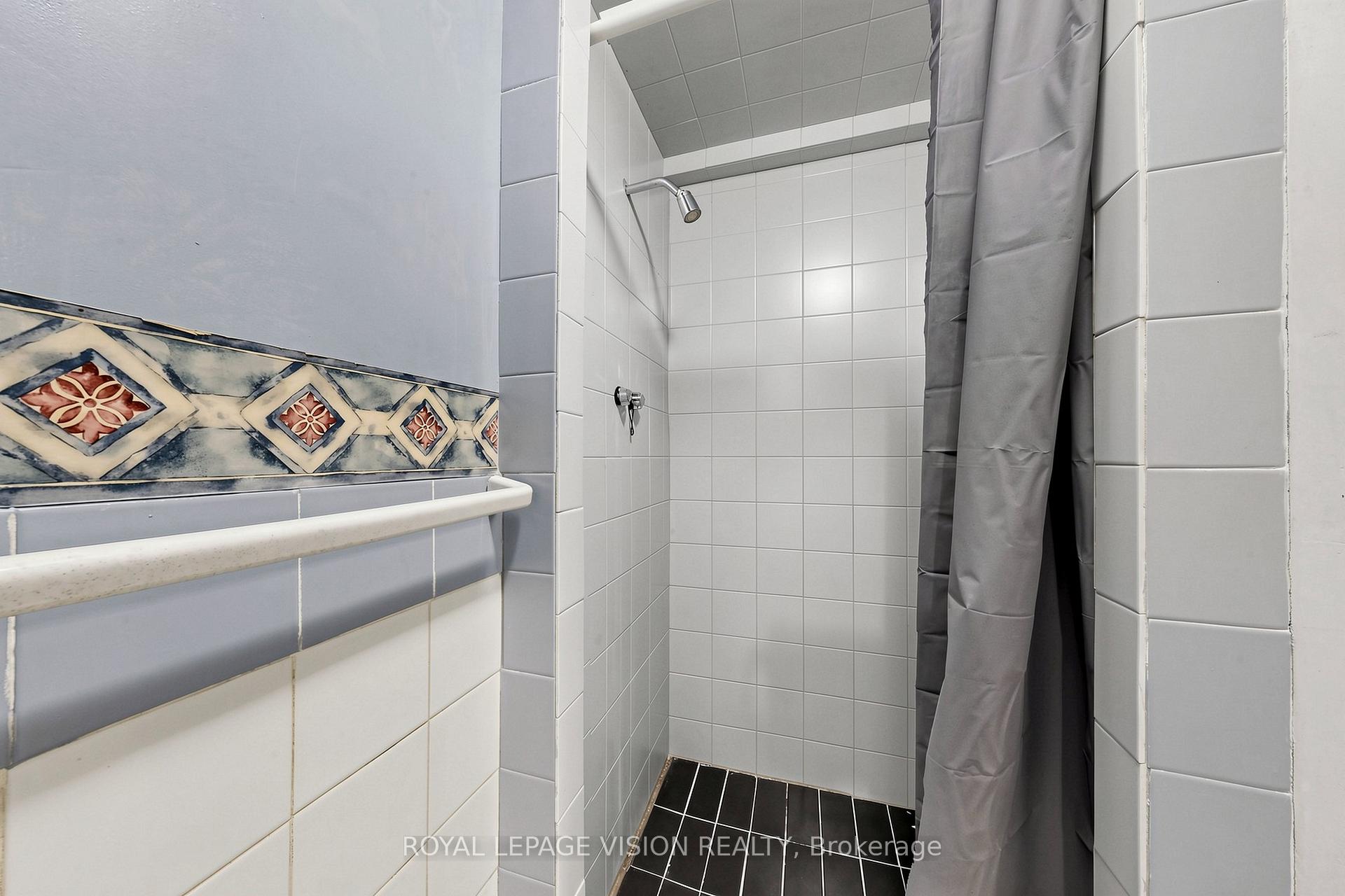 Photo 32 of 6 Hector Court, Brampton, Central Park — HOMEH