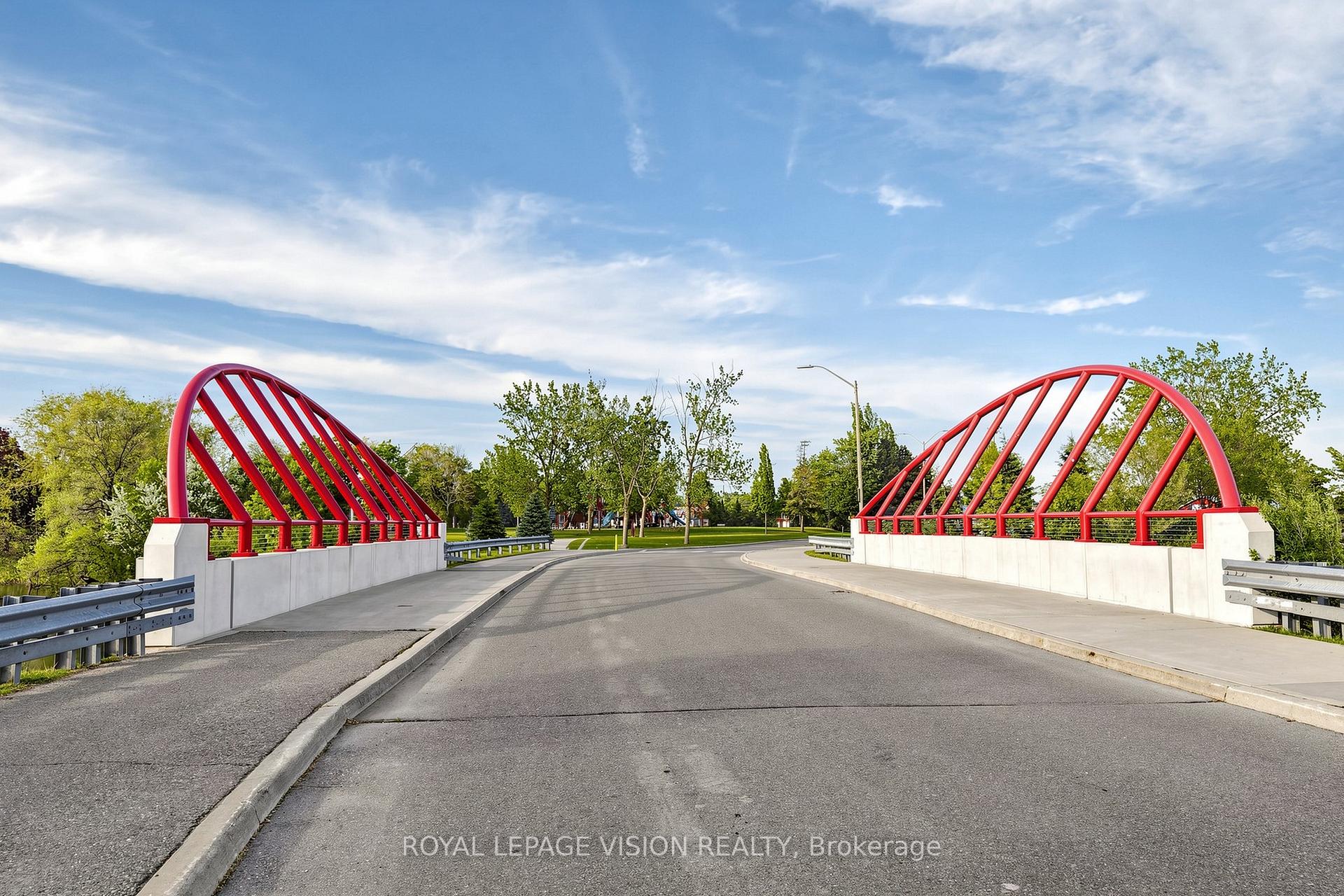 Photo 33 of 6 Hector Court, Brampton, Central Park — HOMEH
