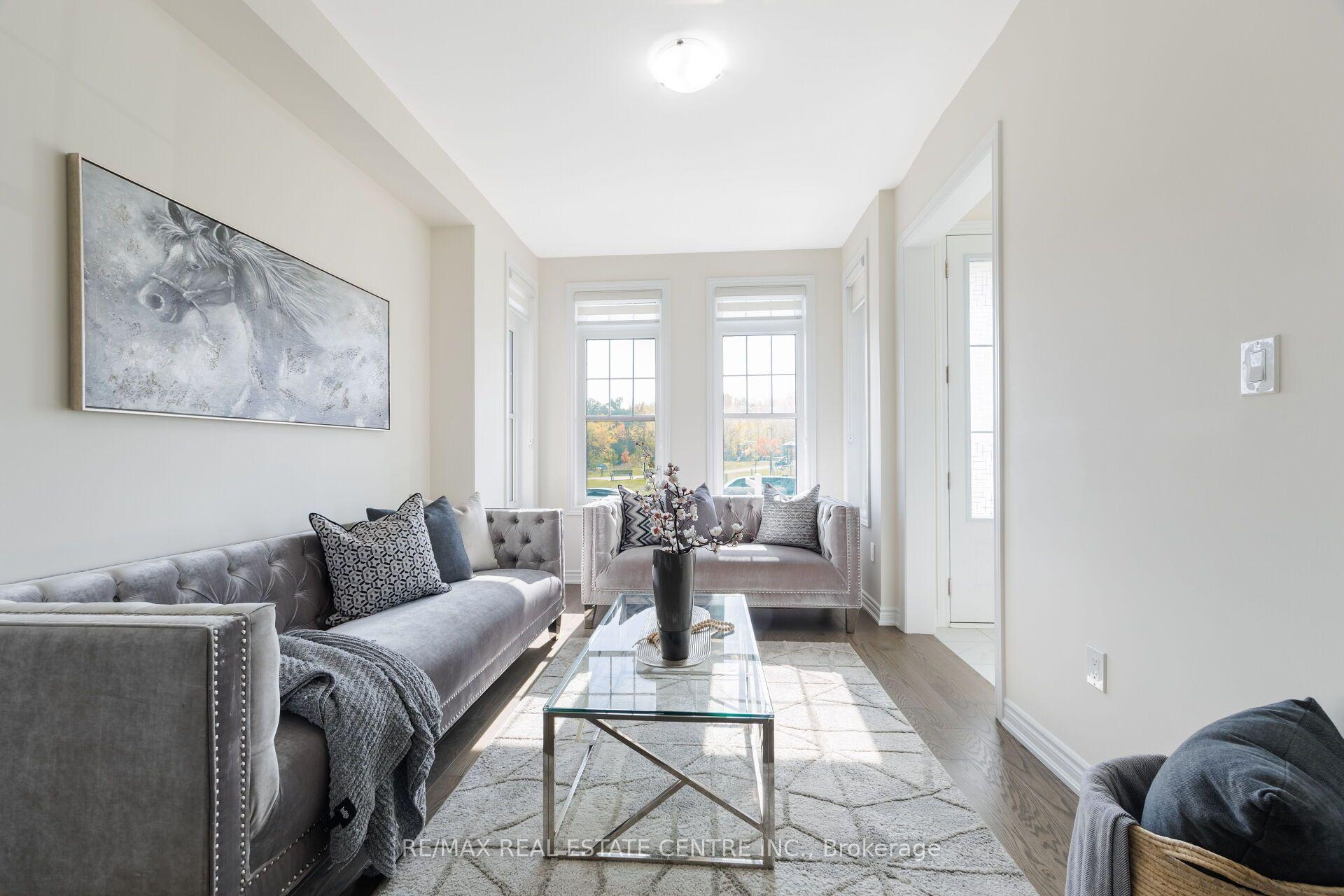 Photo 6 of 39 Goodview Drive, Brampton, Sandringham-Wellington North — HOMEH