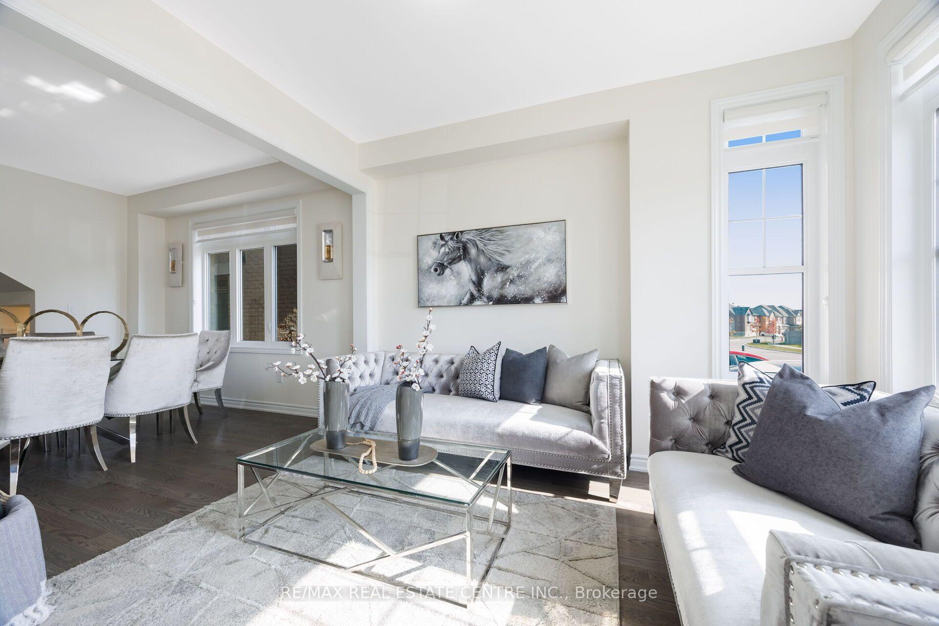 Photo 7 of 39 Goodview Drive, Brampton, Sandringham-Wellington North — HOMEH