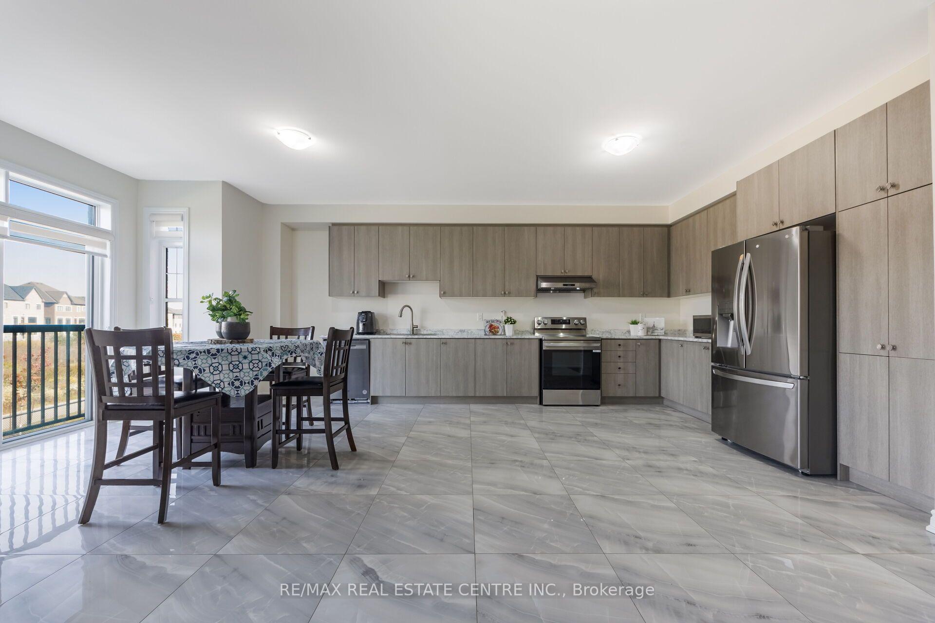 Photo 15 of 39 Goodview Drive, Brampton, Sandringham-Wellington North — HOMEH