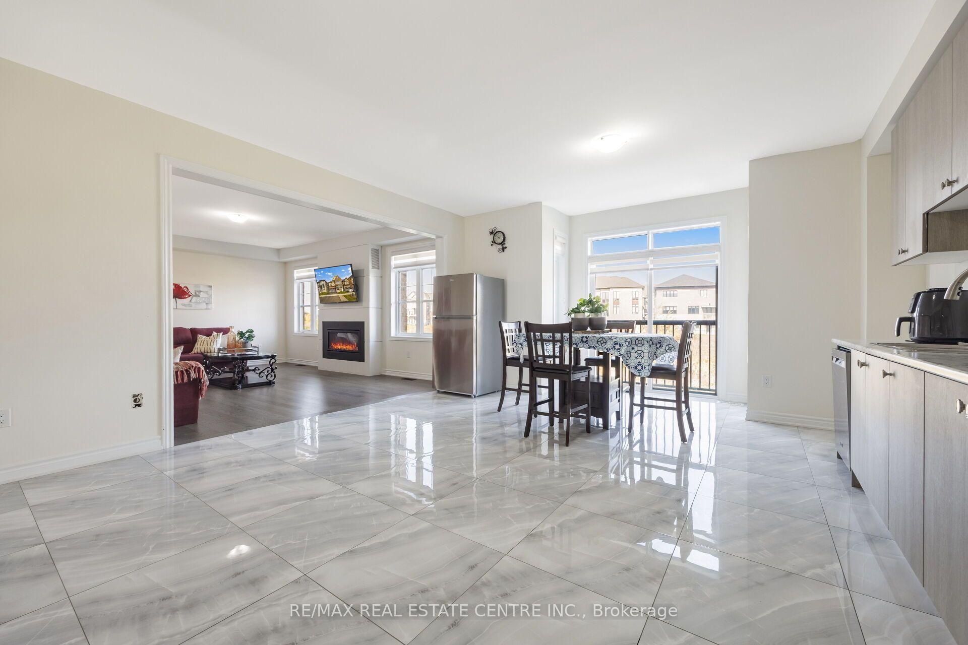 Photo 16 of 39 Goodview Drive, Brampton, Sandringham-Wellington North — HOMEH