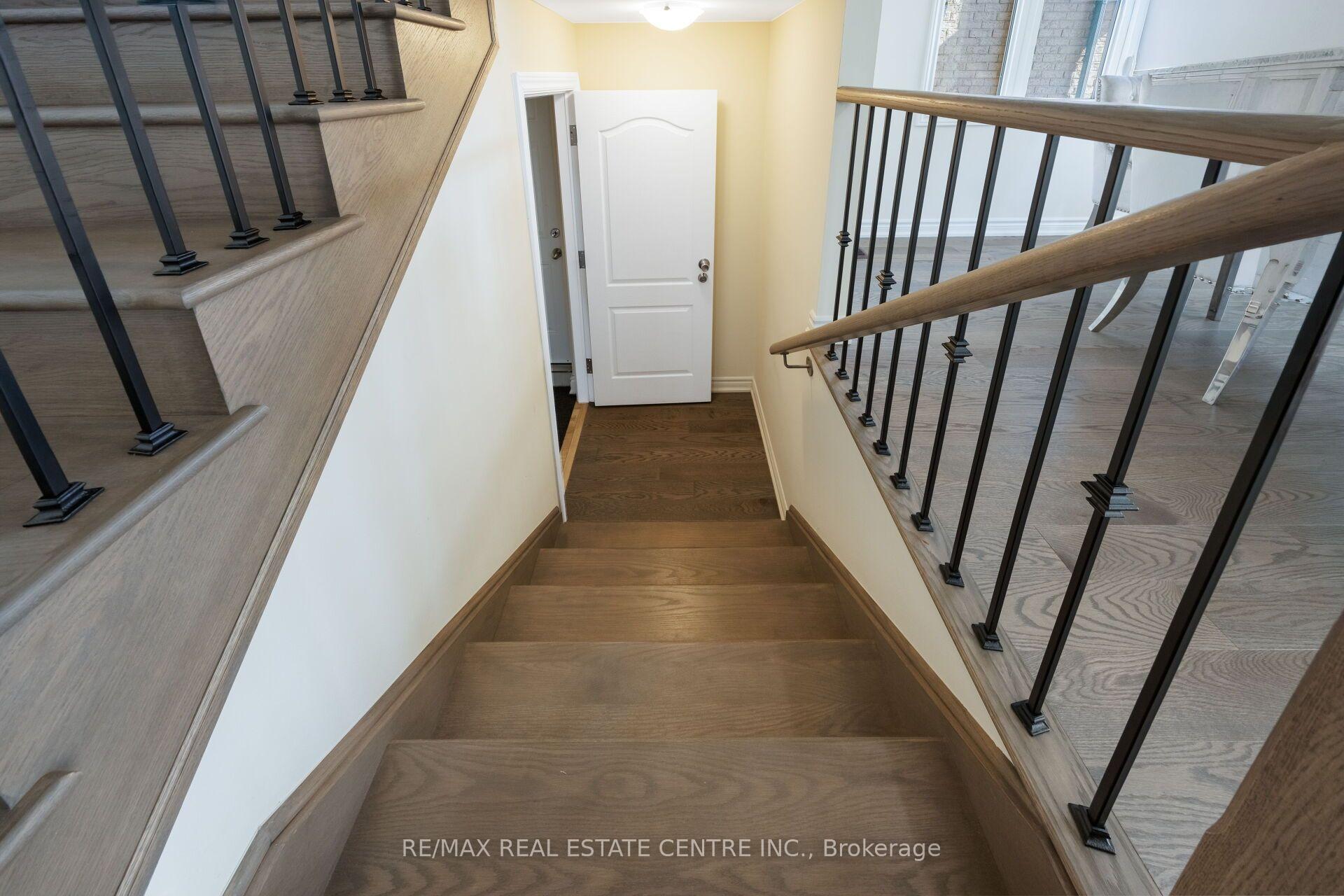 Photo 43 of 39 Goodview Drive, Brampton, Sandringham-Wellington North — HOMEH